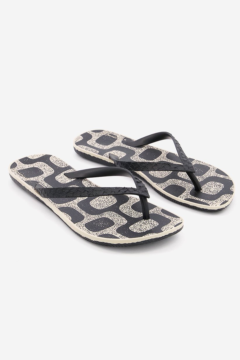 Men Printed Classic Slip On Slippers, Beige/Black