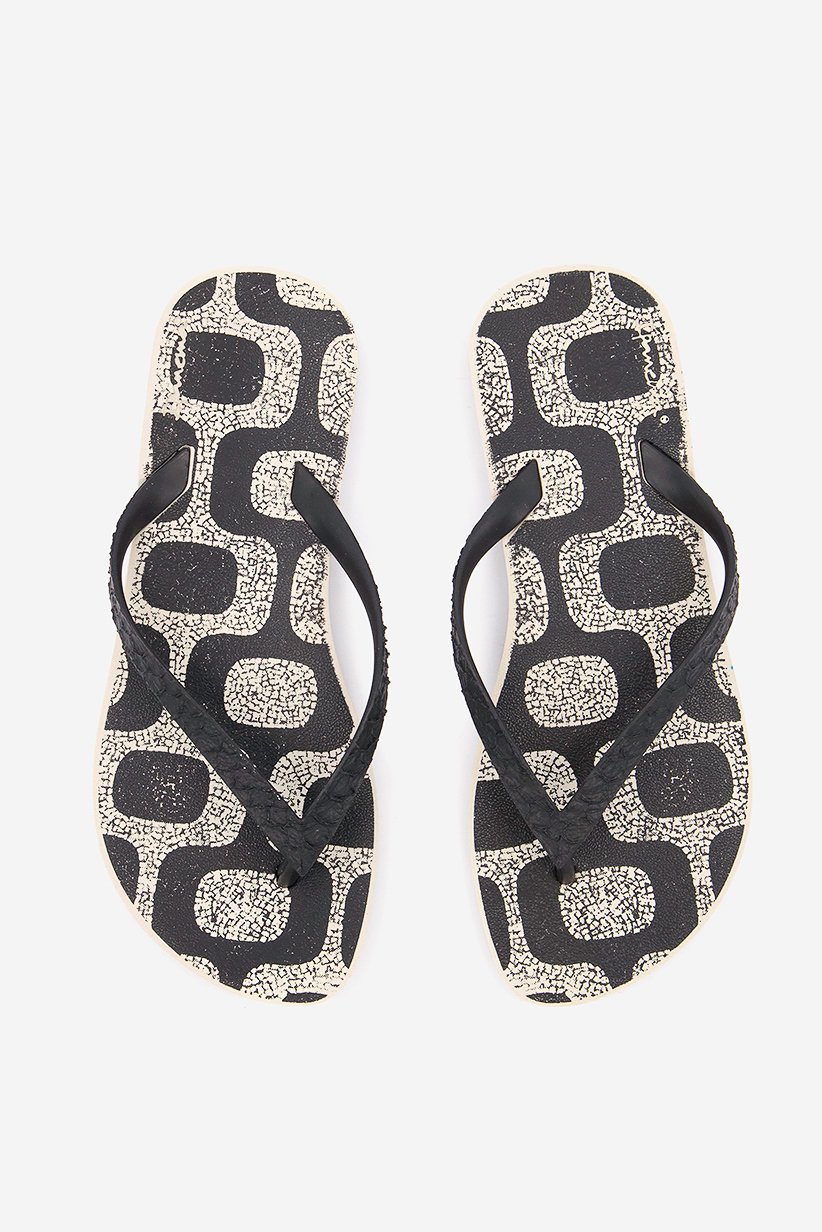 Men Printed Classic Slip On Slippers, Beige/Black