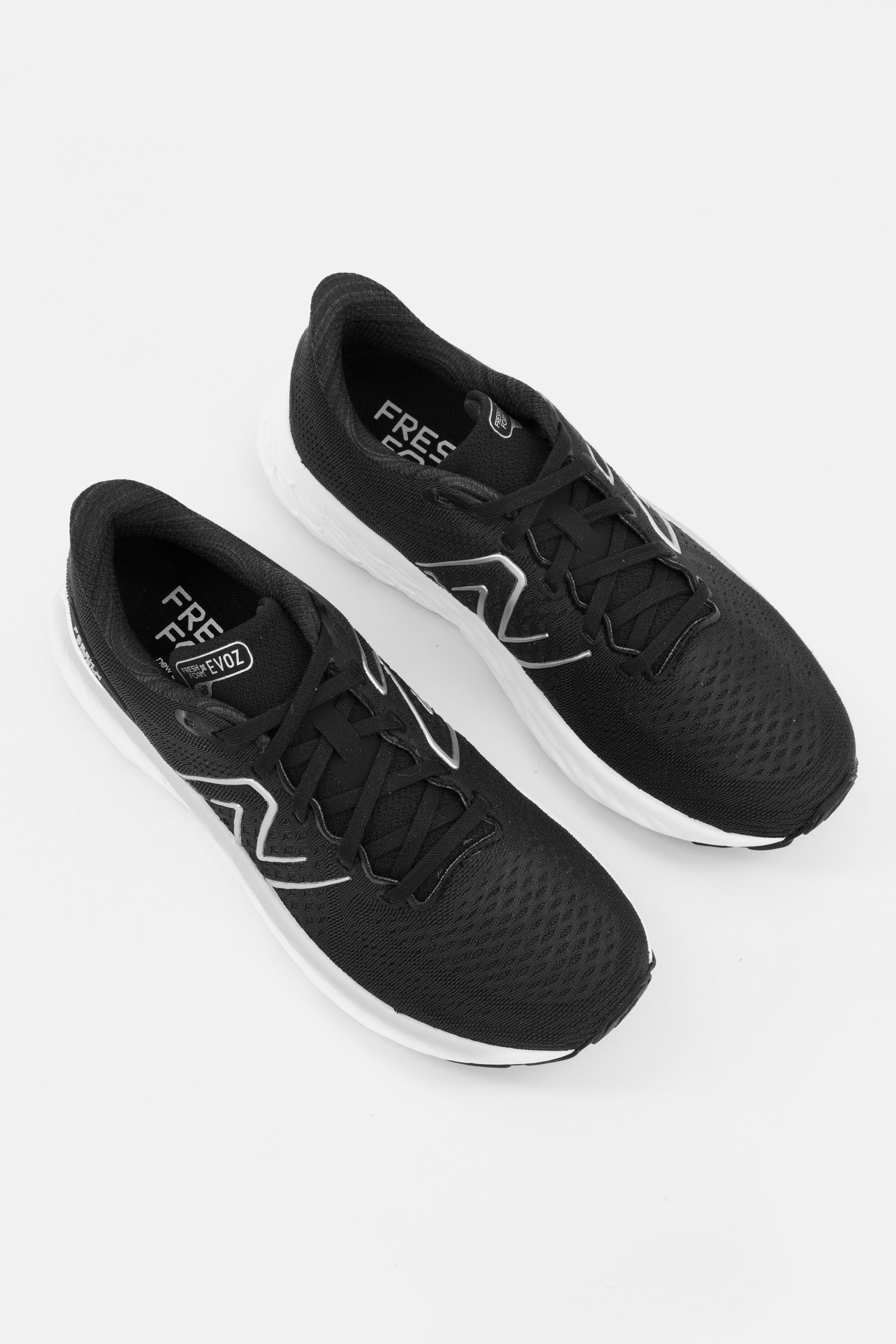 Women WEVOZLK3 Brand Logo Sport Shoes, Black