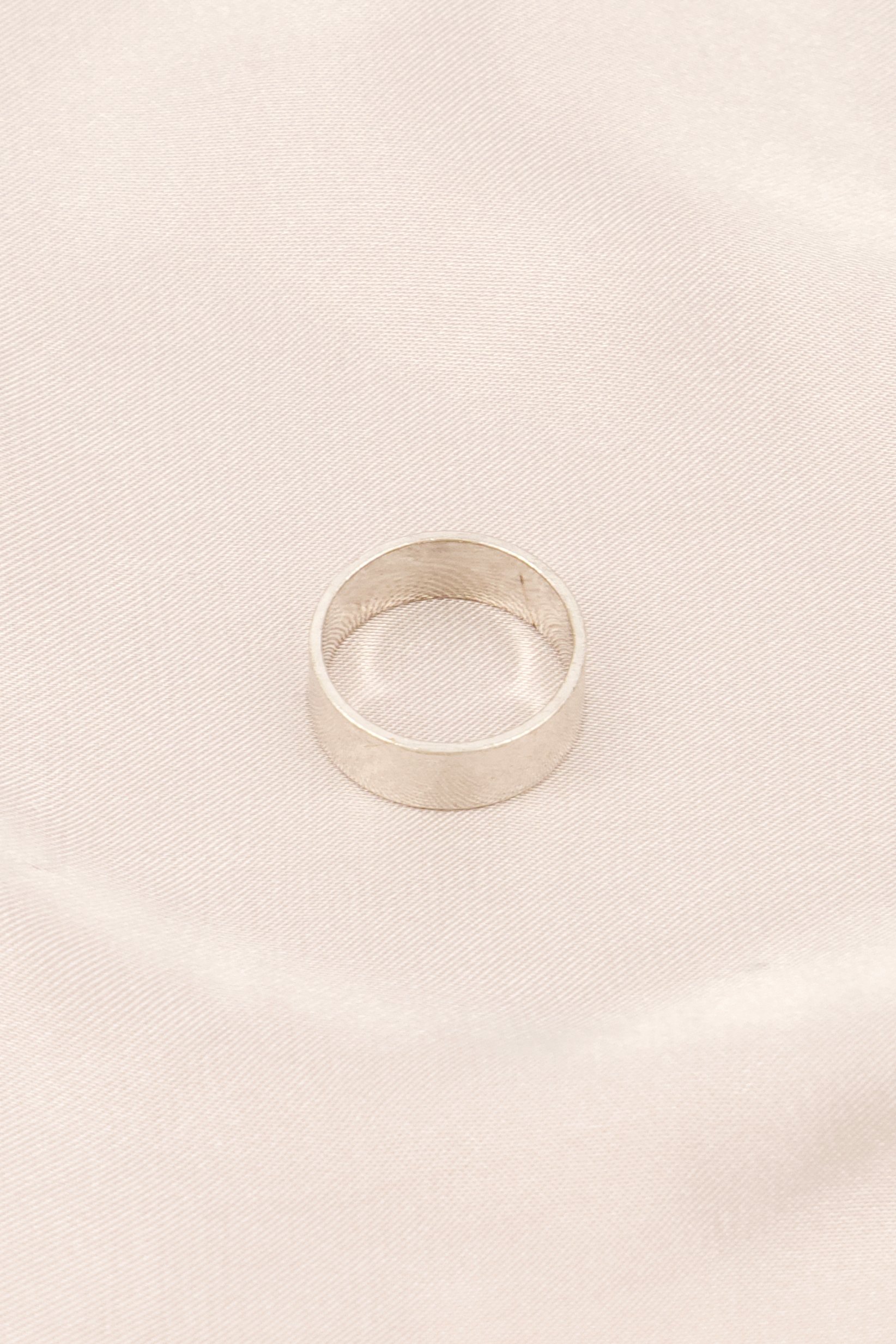 Asos Design Men Burnished Tone Ring, Silver