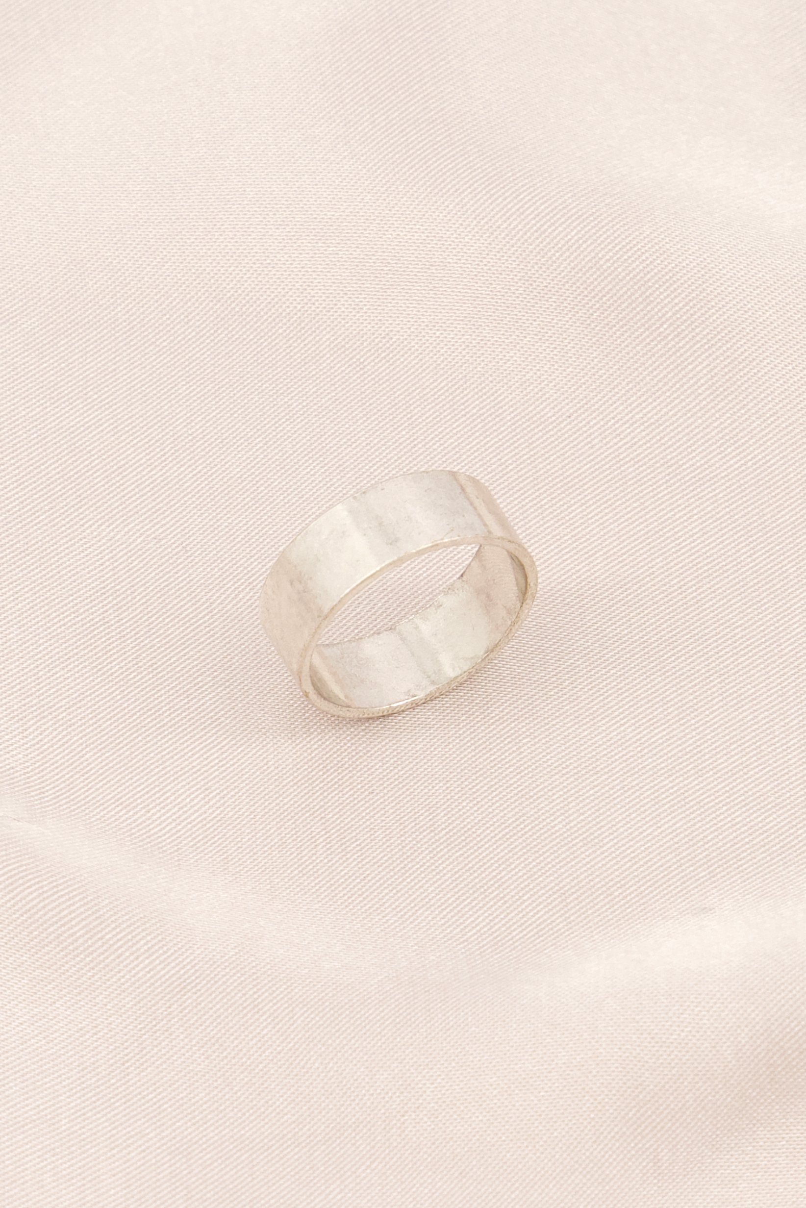 Asos Design Men Burnished Tone Ring, Silver