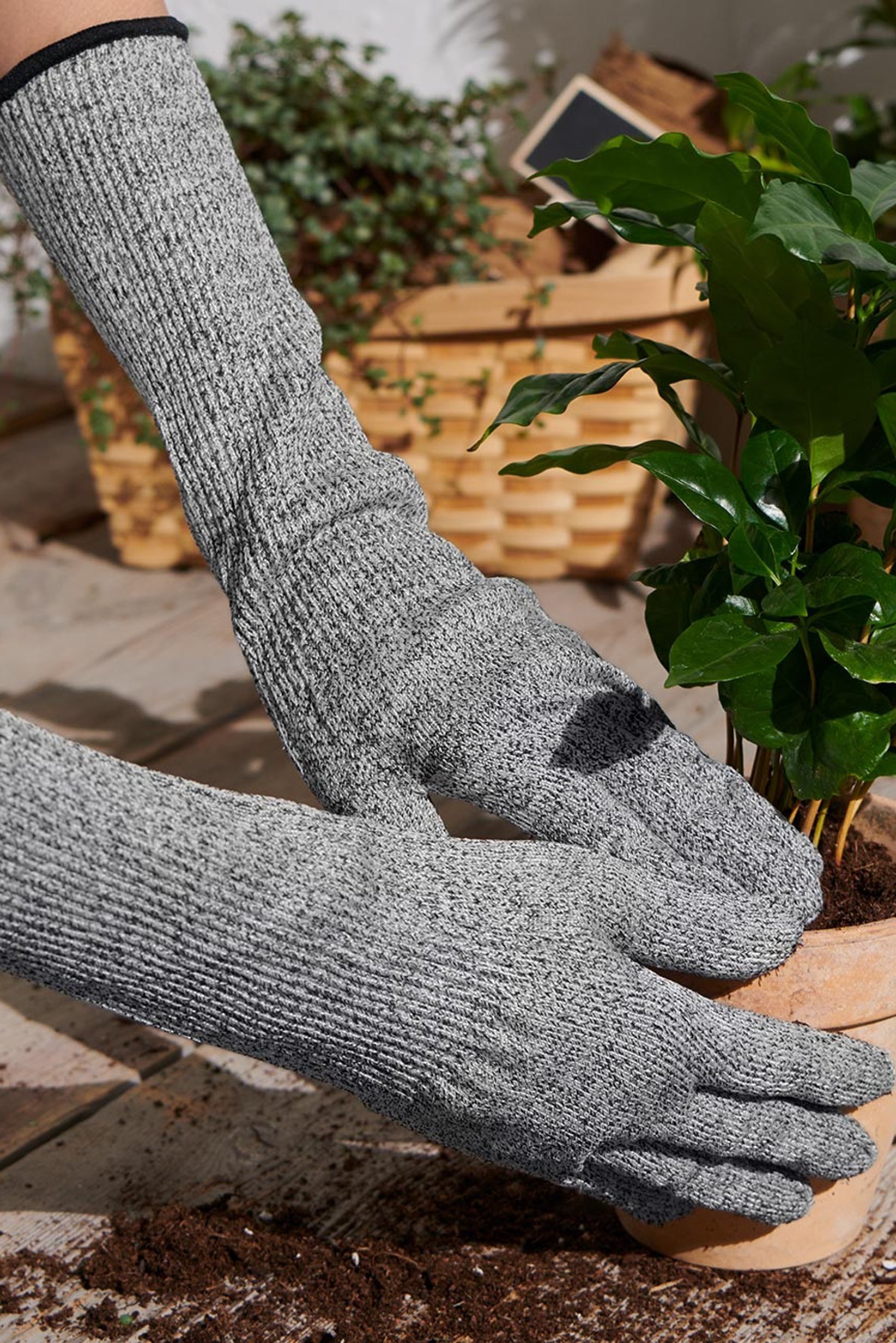Women 1 Pair Cut-Resistant Gardening Gloves, Grey