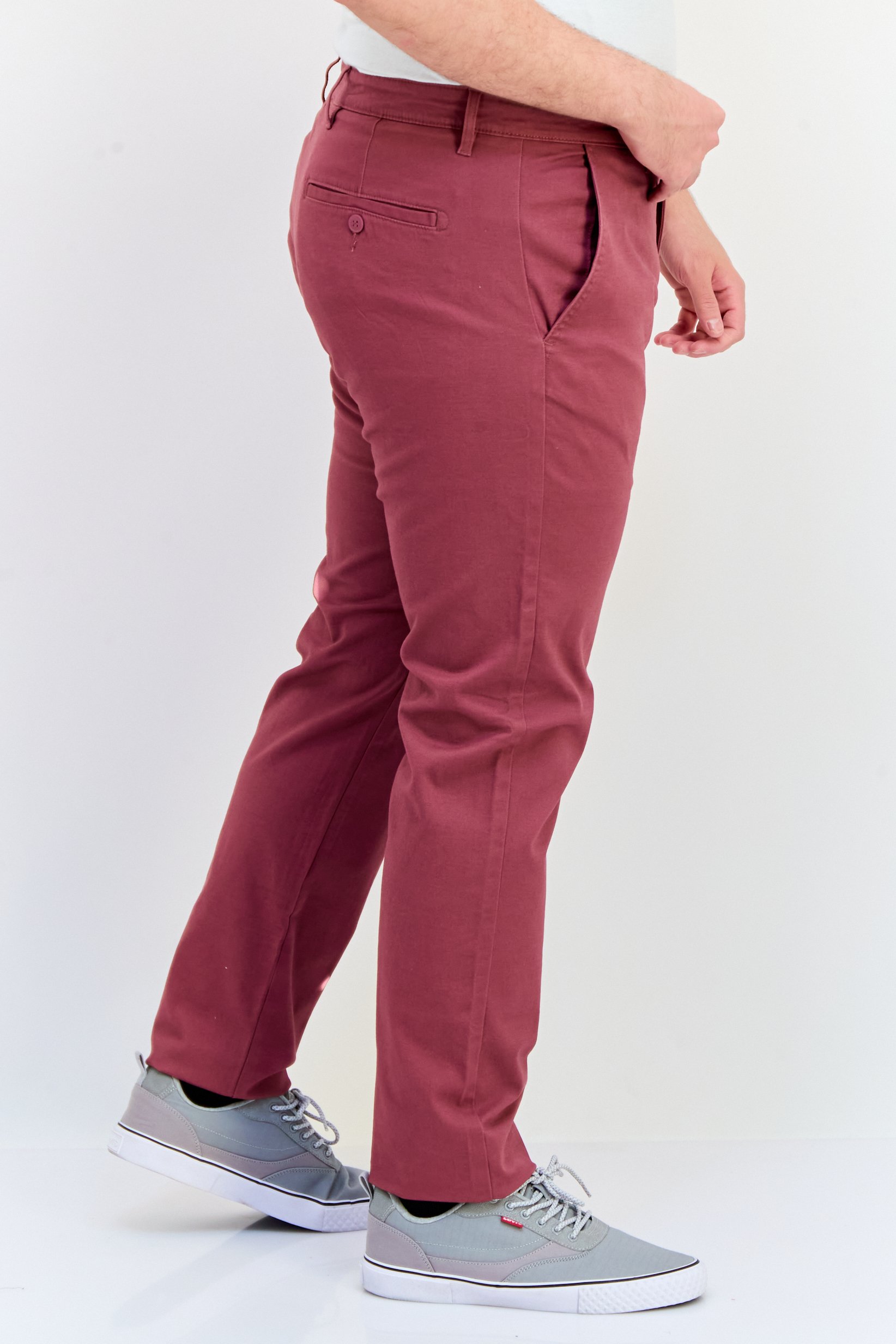 Men Regular Fit Solid Chino Pants, Burgundy