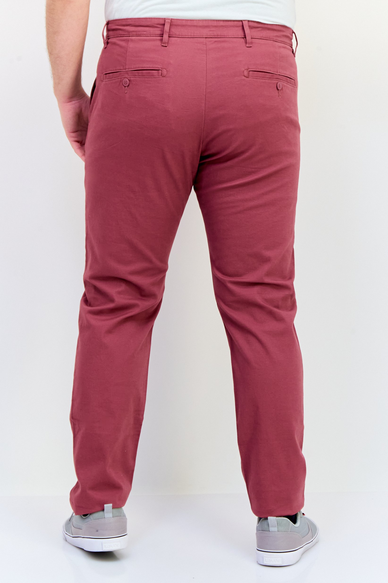 Men Regular Fit Solid Chino Pants, Burgundy