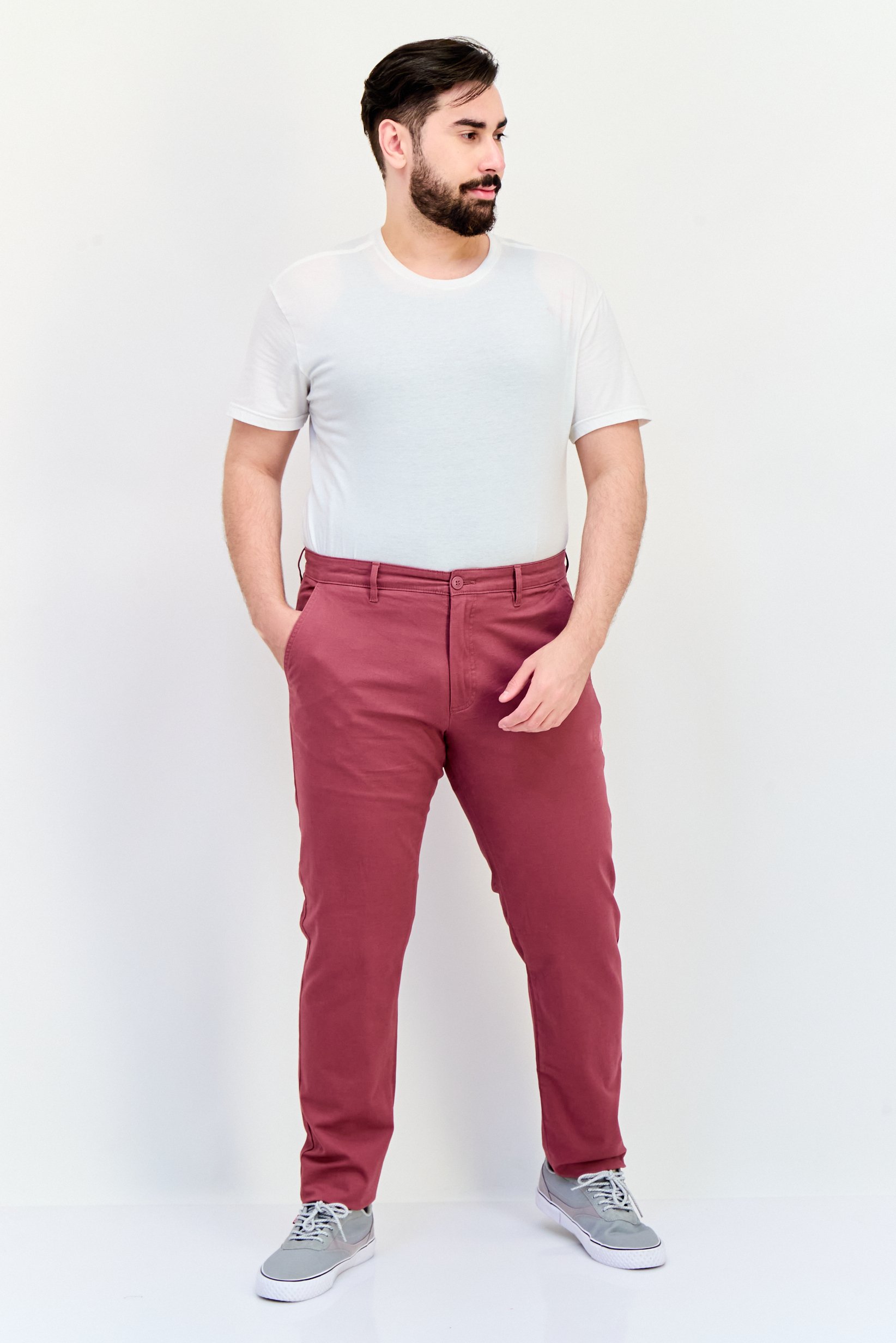 Men Regular Fit Solid Chino Pants, Burgundy