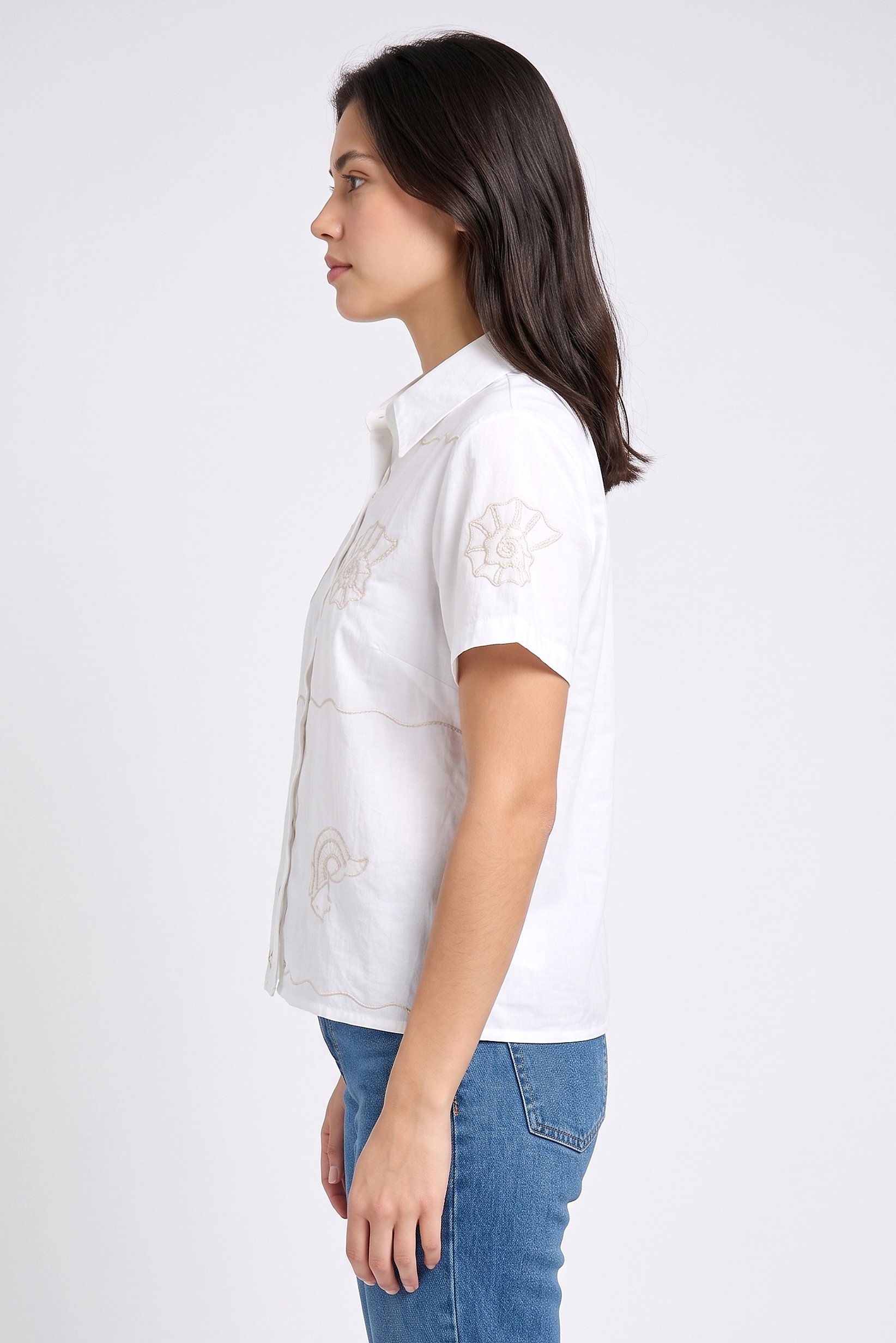 Women Spread Collar Short Sleeve Embroidered Shirt, White
