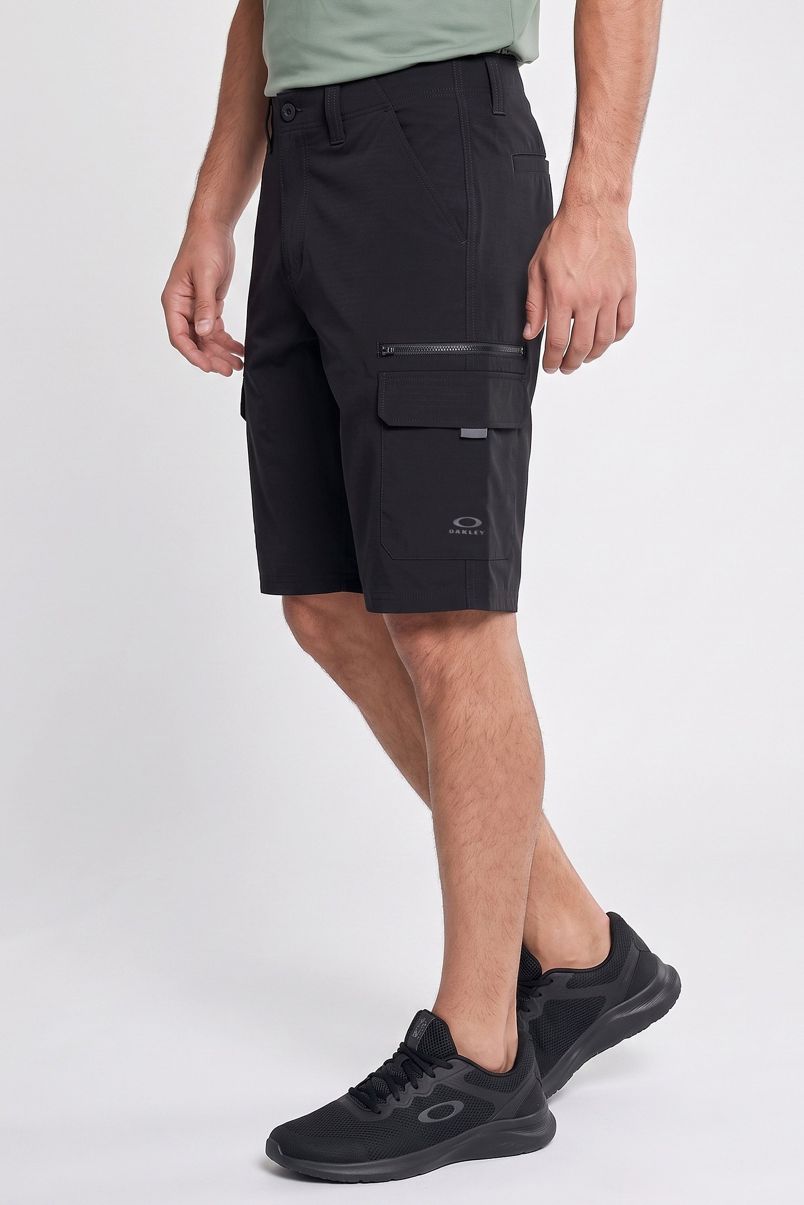 Men Regular Fit Outdoor Cargo Shorts, Black