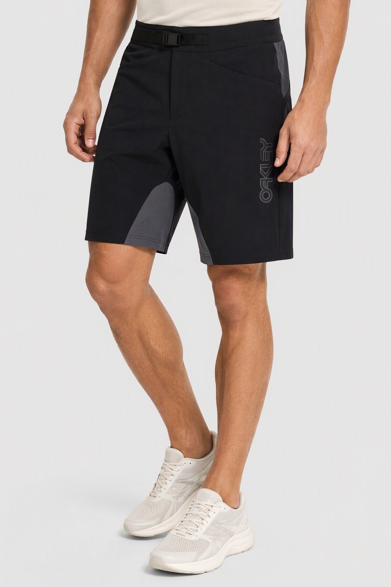 Men Regular Fit Seeker 75 Training Short, Black