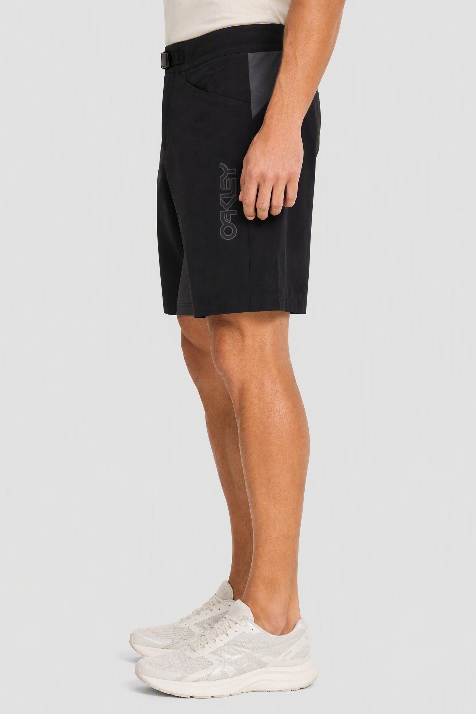 Men Regular Fit Seeker 75 Training Short, Black