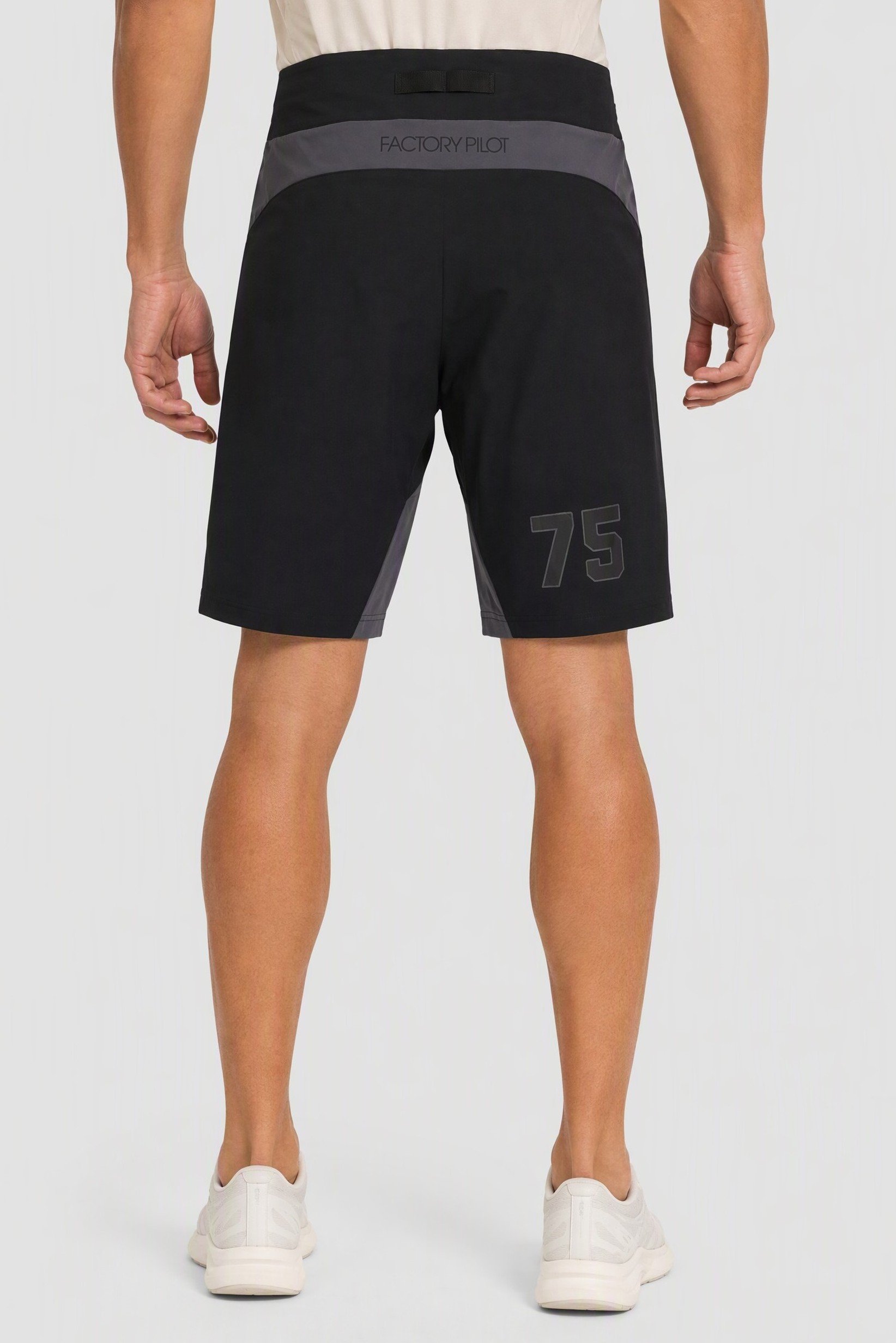 Men Regular Fit Seeker 75 Training Short, Black