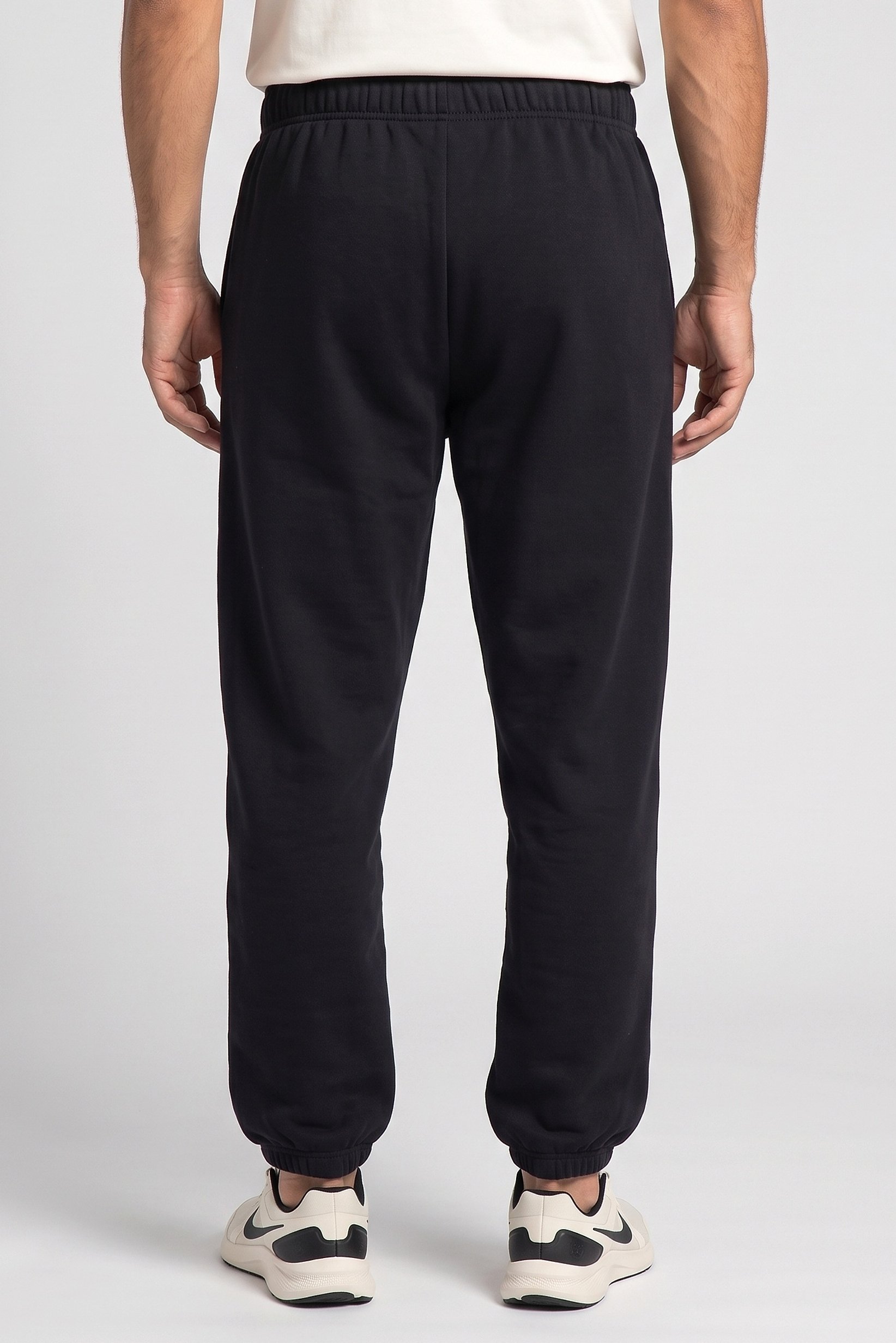Men Relaxed Fit Outdoor Sweatpants, Black