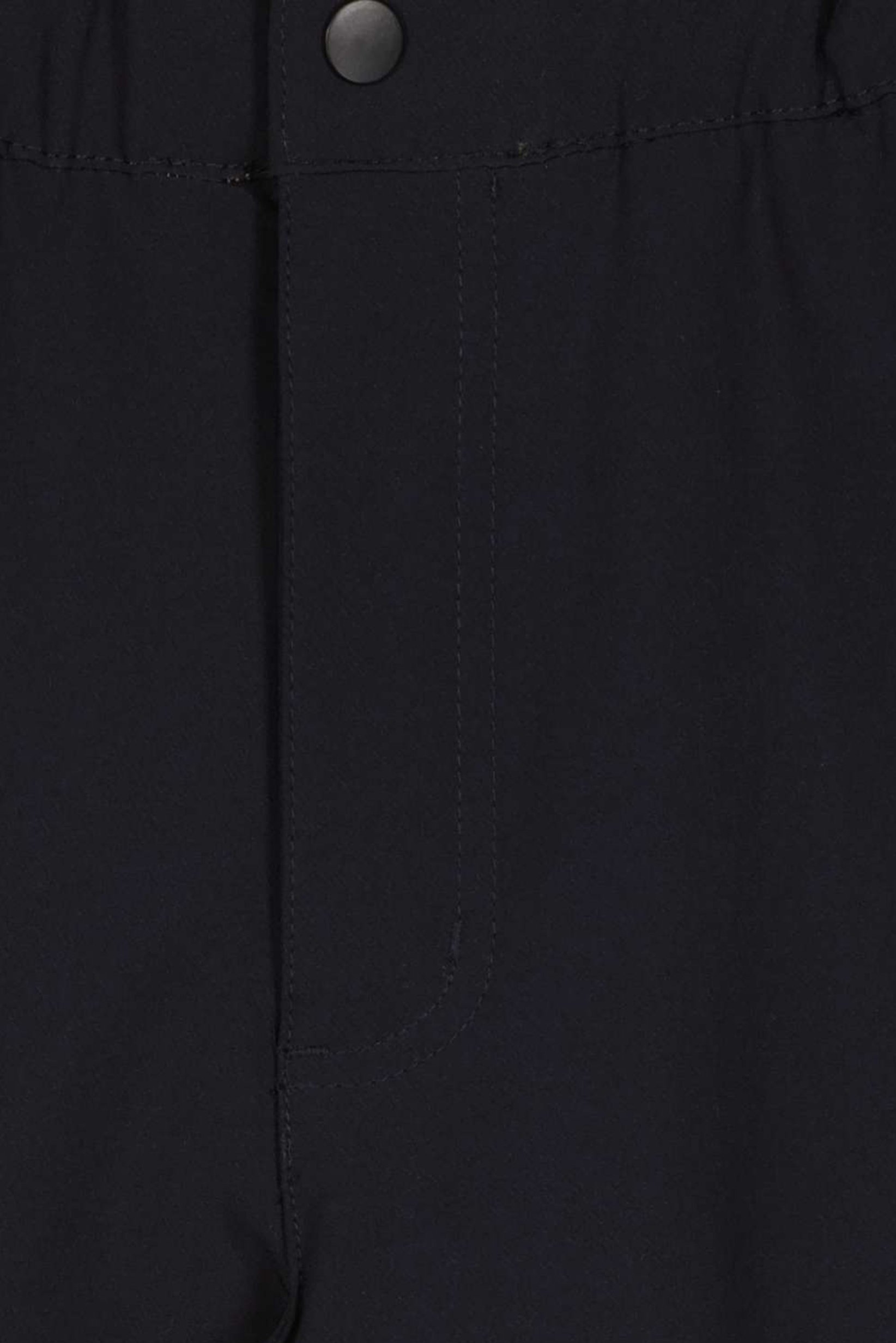 Men Solid Basic Shorts, Black