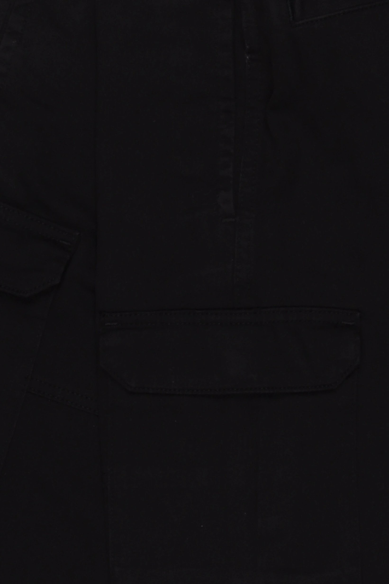 Men Regular Fit Plain Cargo Pants, Black