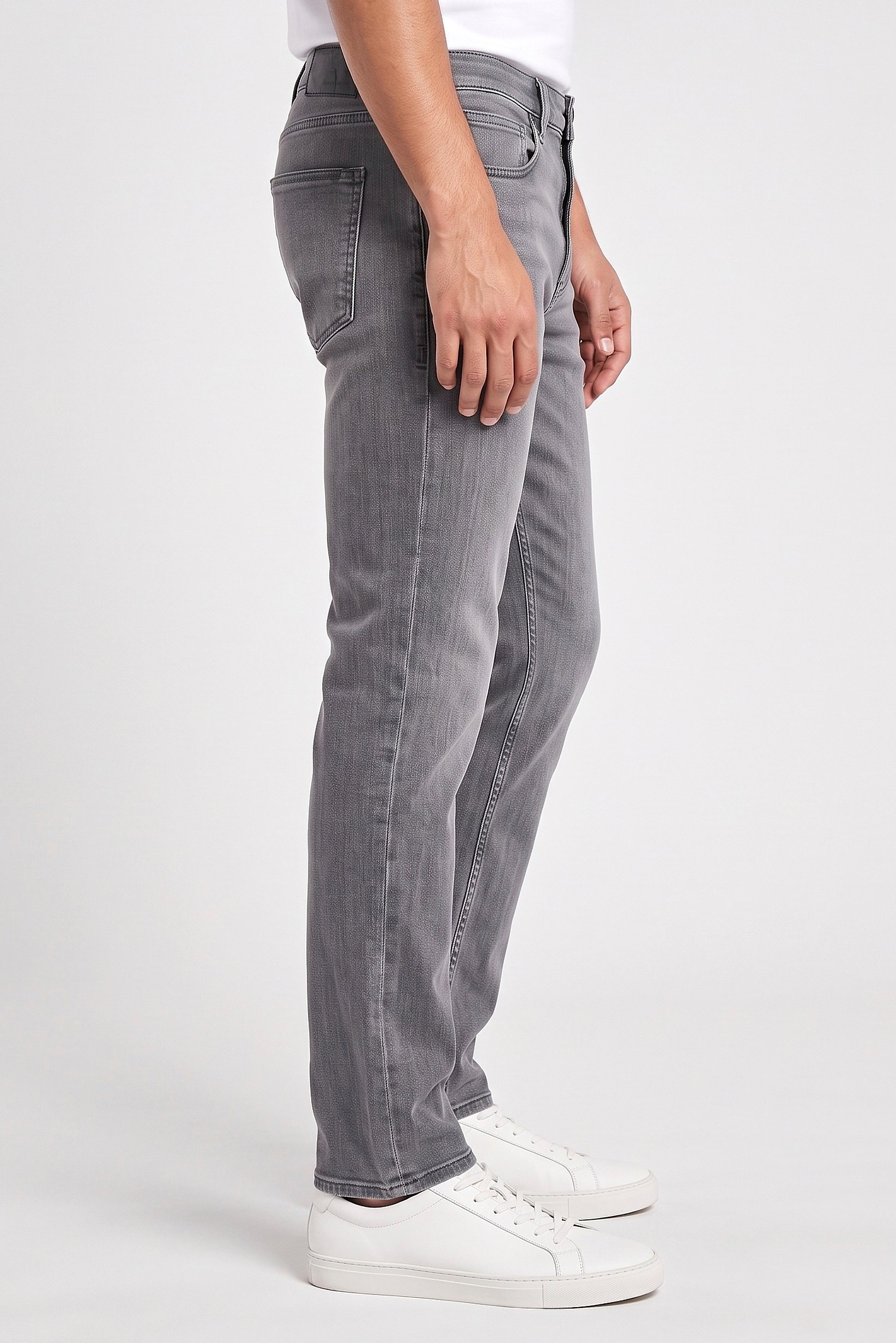 Men Straight Fit Washed Stretchable Denim Jeans, Grey