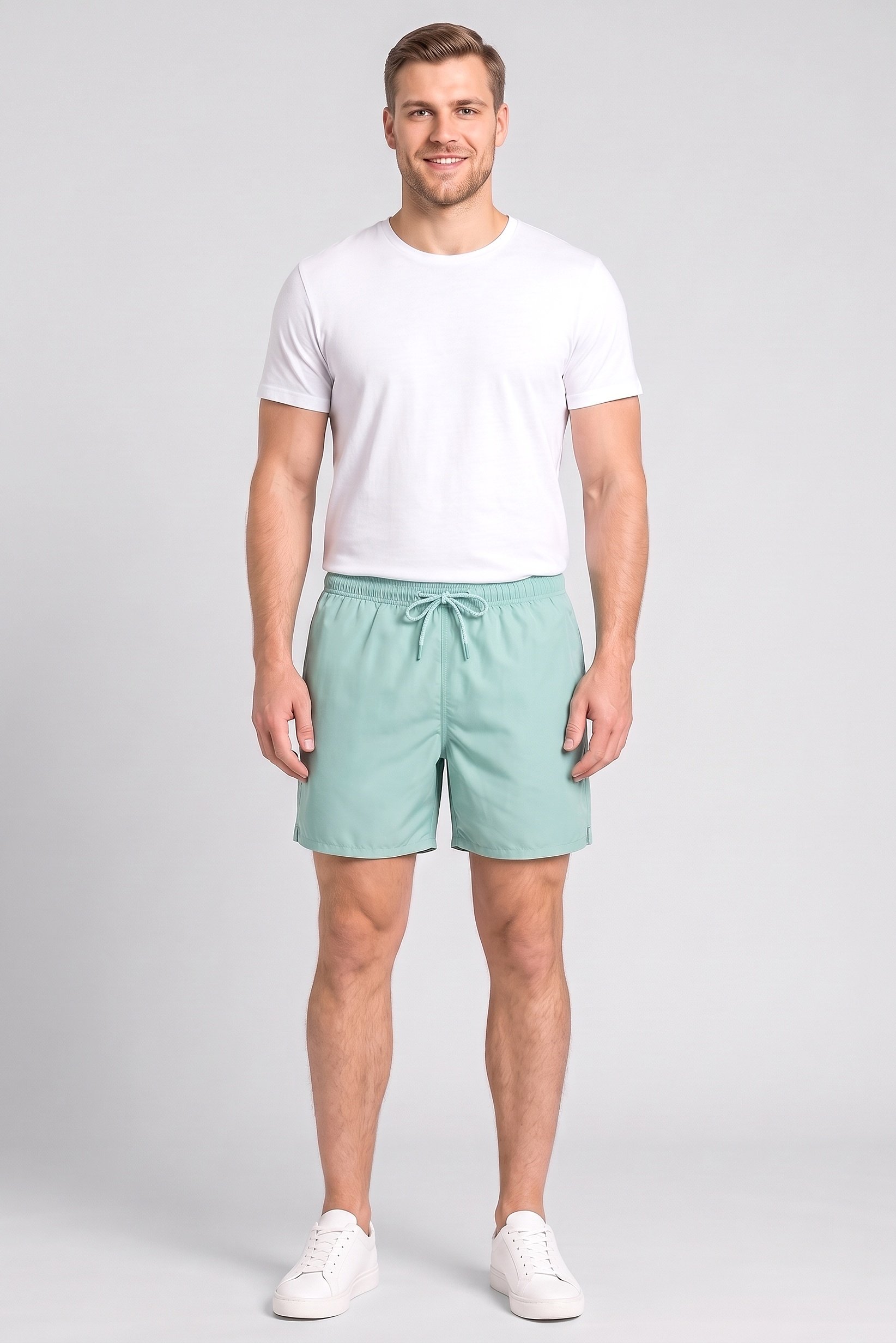 Men Solid Basic Shorts, Green