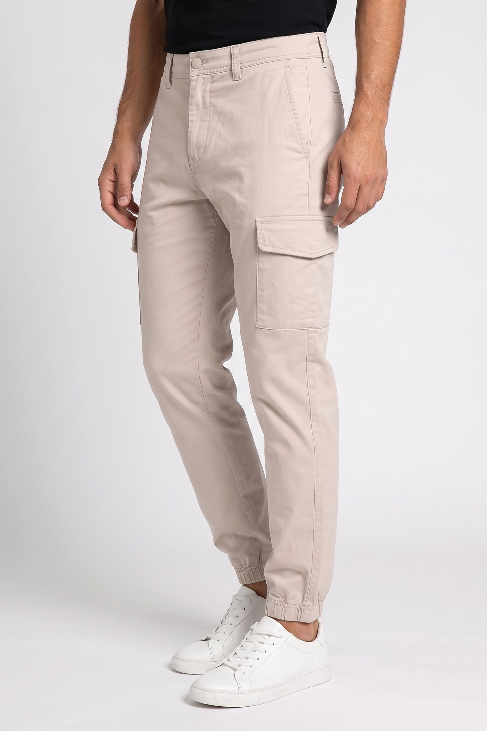 Men Slim Fit Solid Cargo Pants, Beige