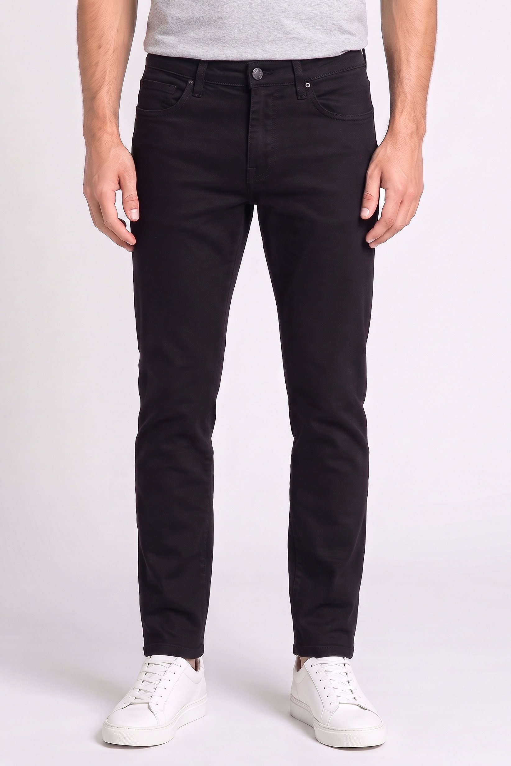 Men Regular Fit Plain Chino Pants, Black