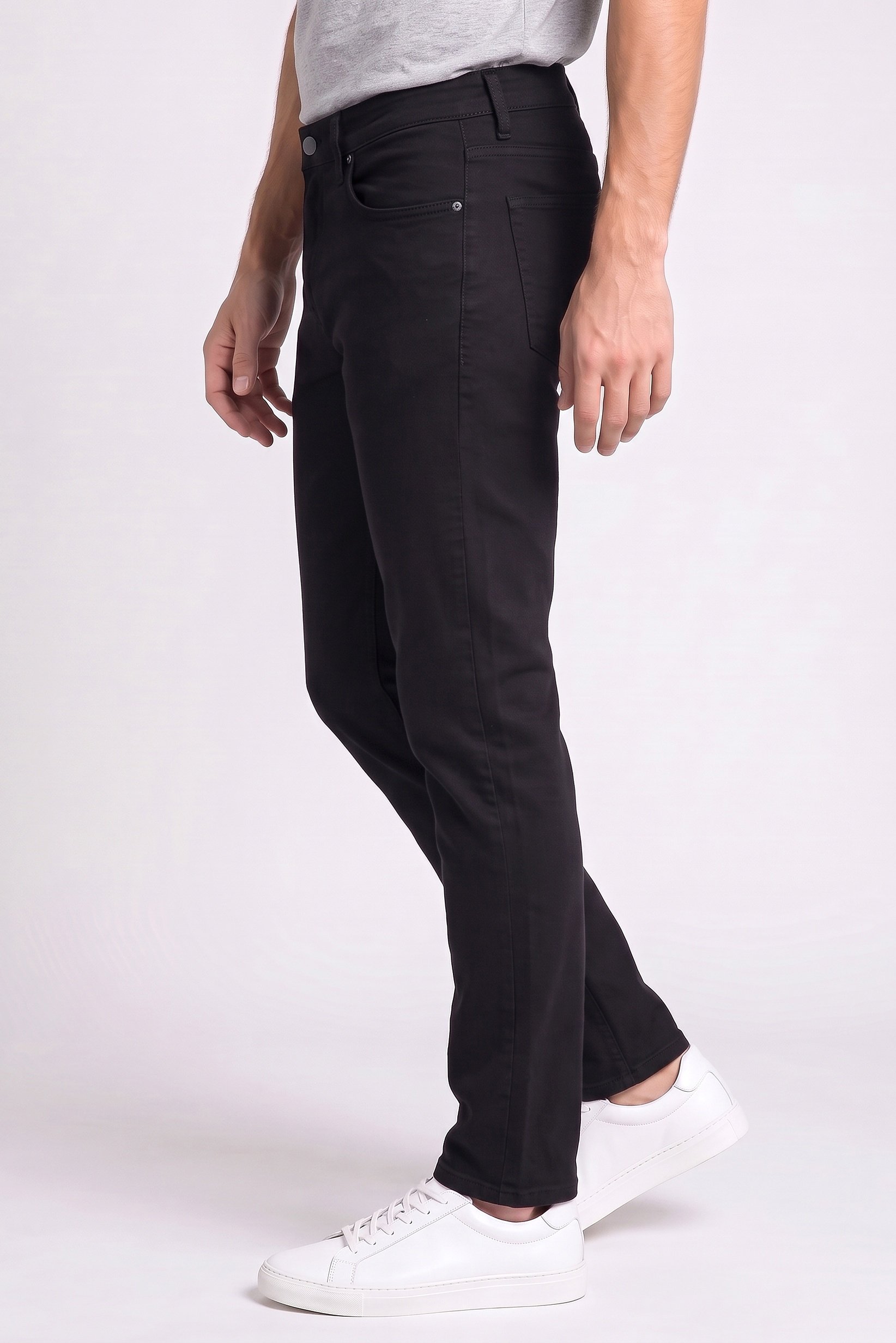 Men Regular Fit Plain Chino Pants, Black