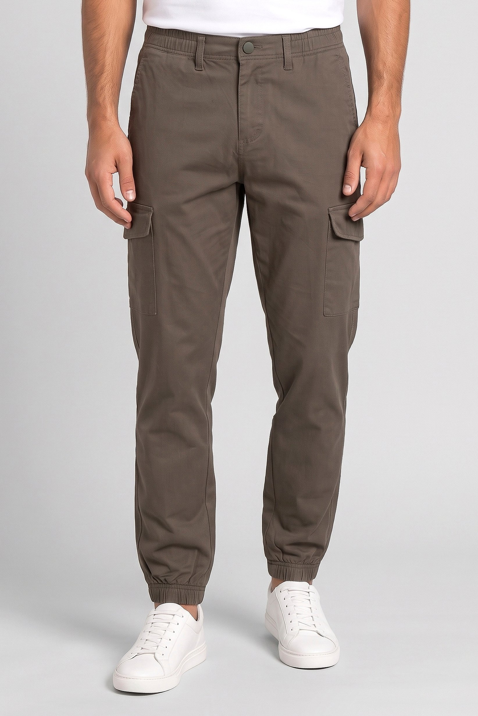 Men Slim Fit Solid Cargo Pants, Olive