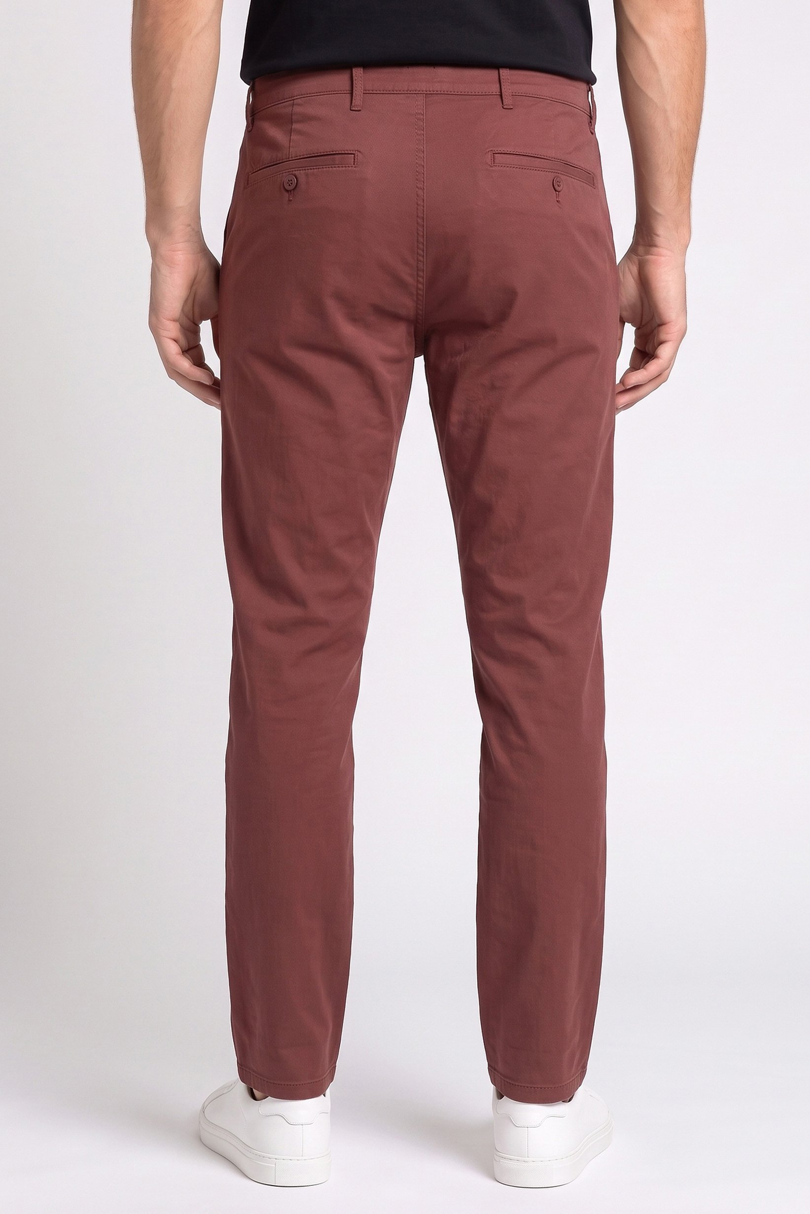 Men Slim Fit Solid Chino Pants, Maroon