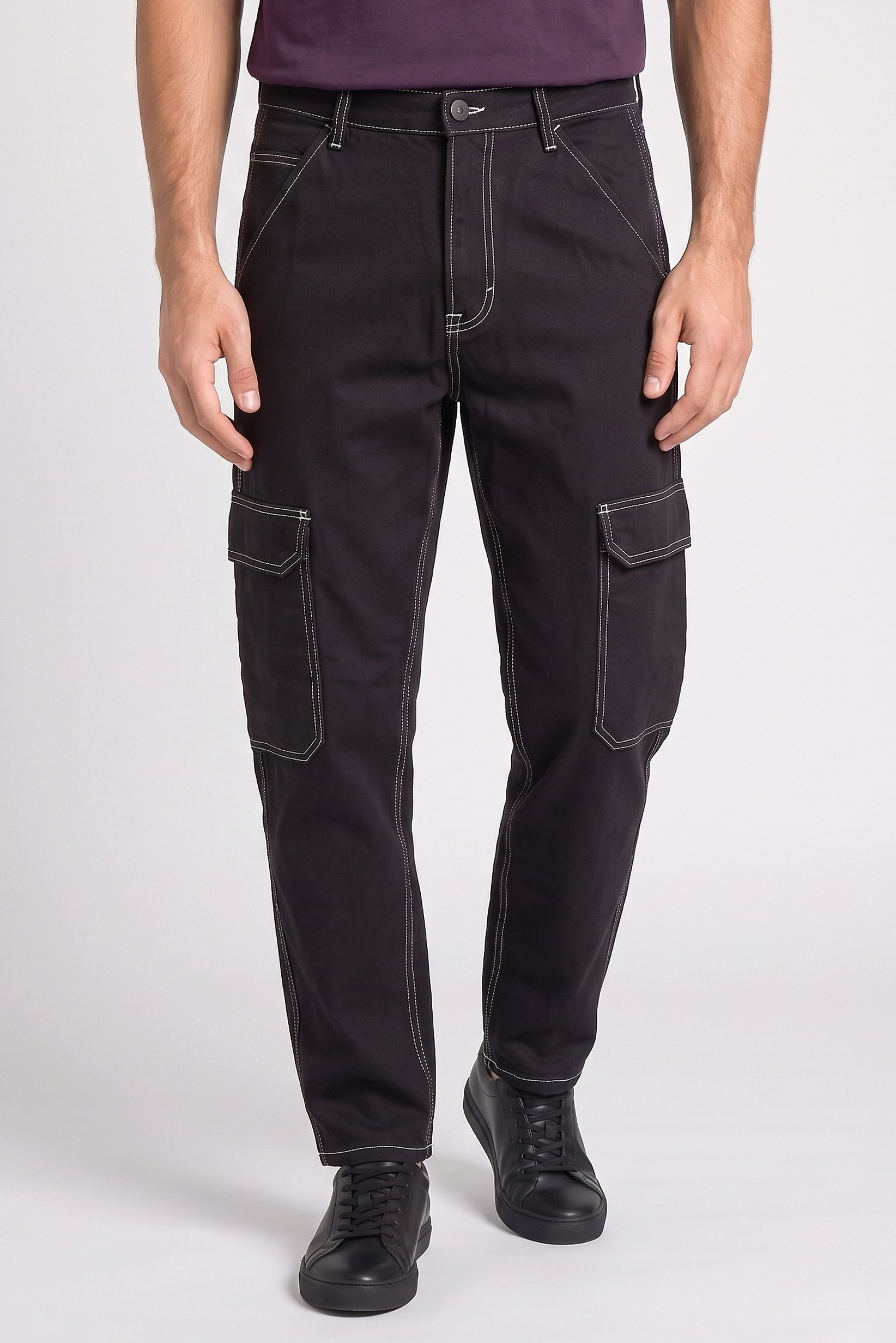 Men Loose Fit Solid Non Stretch Cargo Jeans, Black