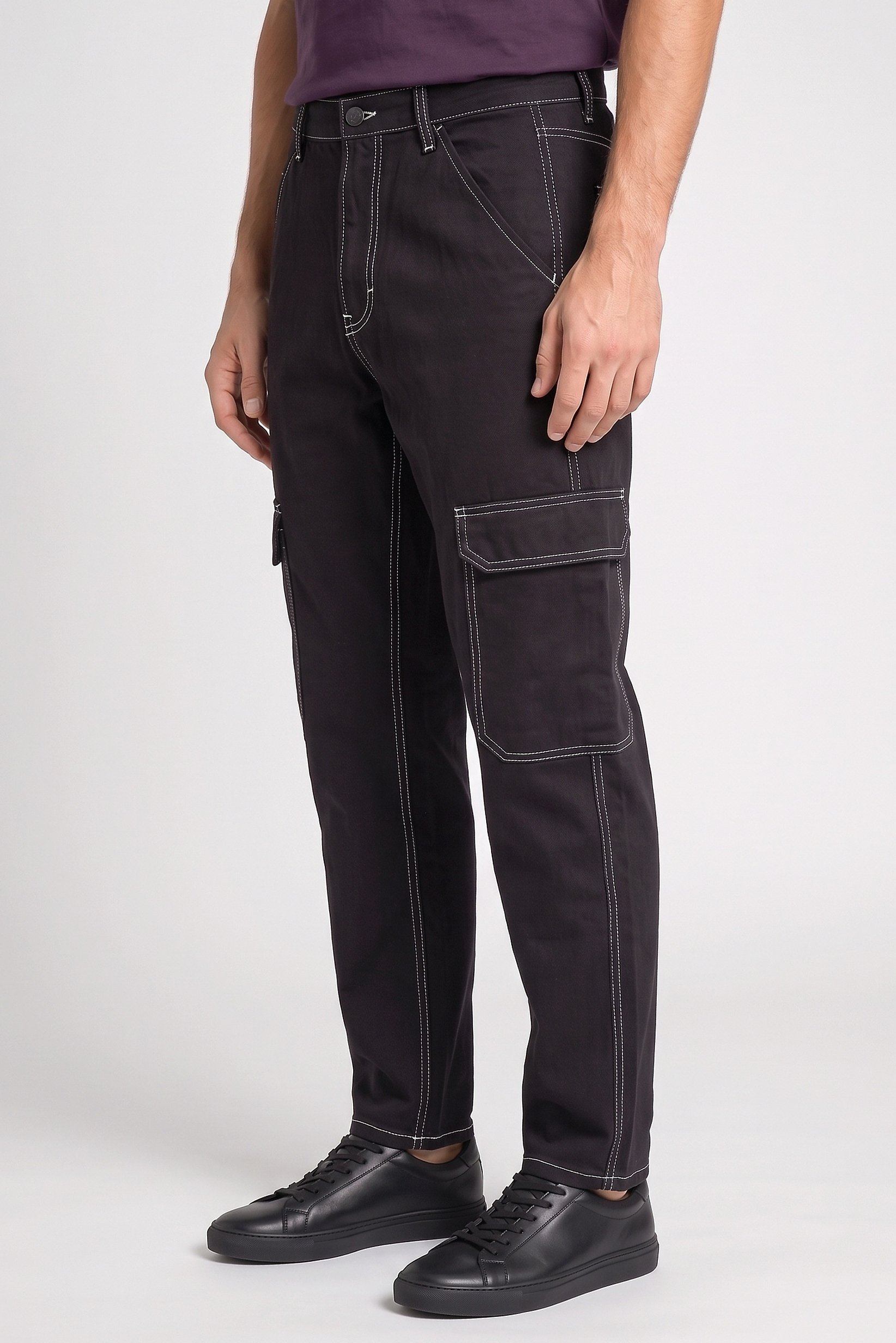 Men Loose Fit Solid Non Stretch Cargo Jeans, Black