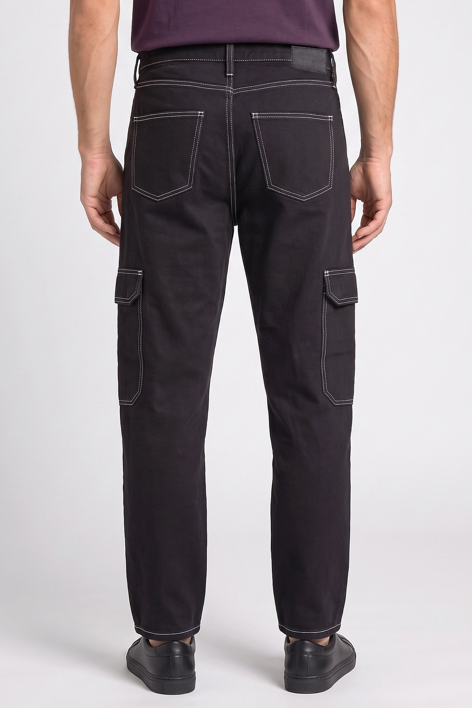 Men Loose Fit Solid Non Stretch Cargo Jeans, Black