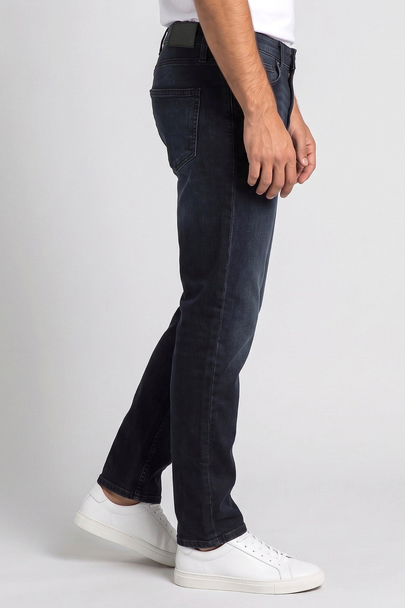Men Regular Fit Washed Stretchable Denim Jeans, Dark Navy