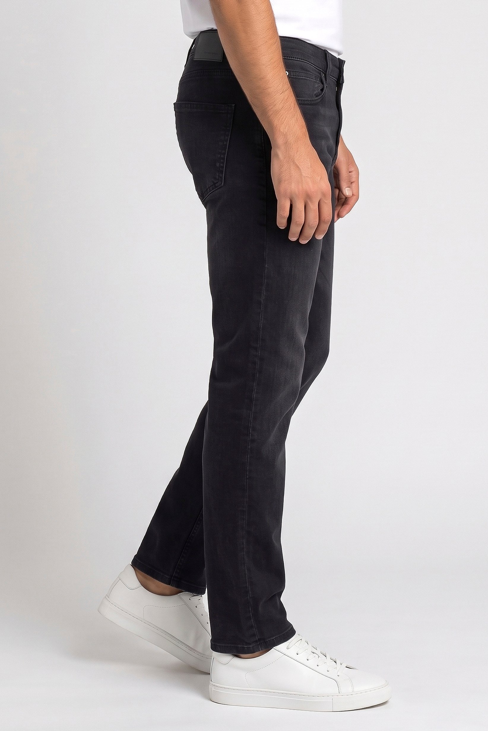 Men Regular Fit Washed Stretchable Denim Jeans, Black