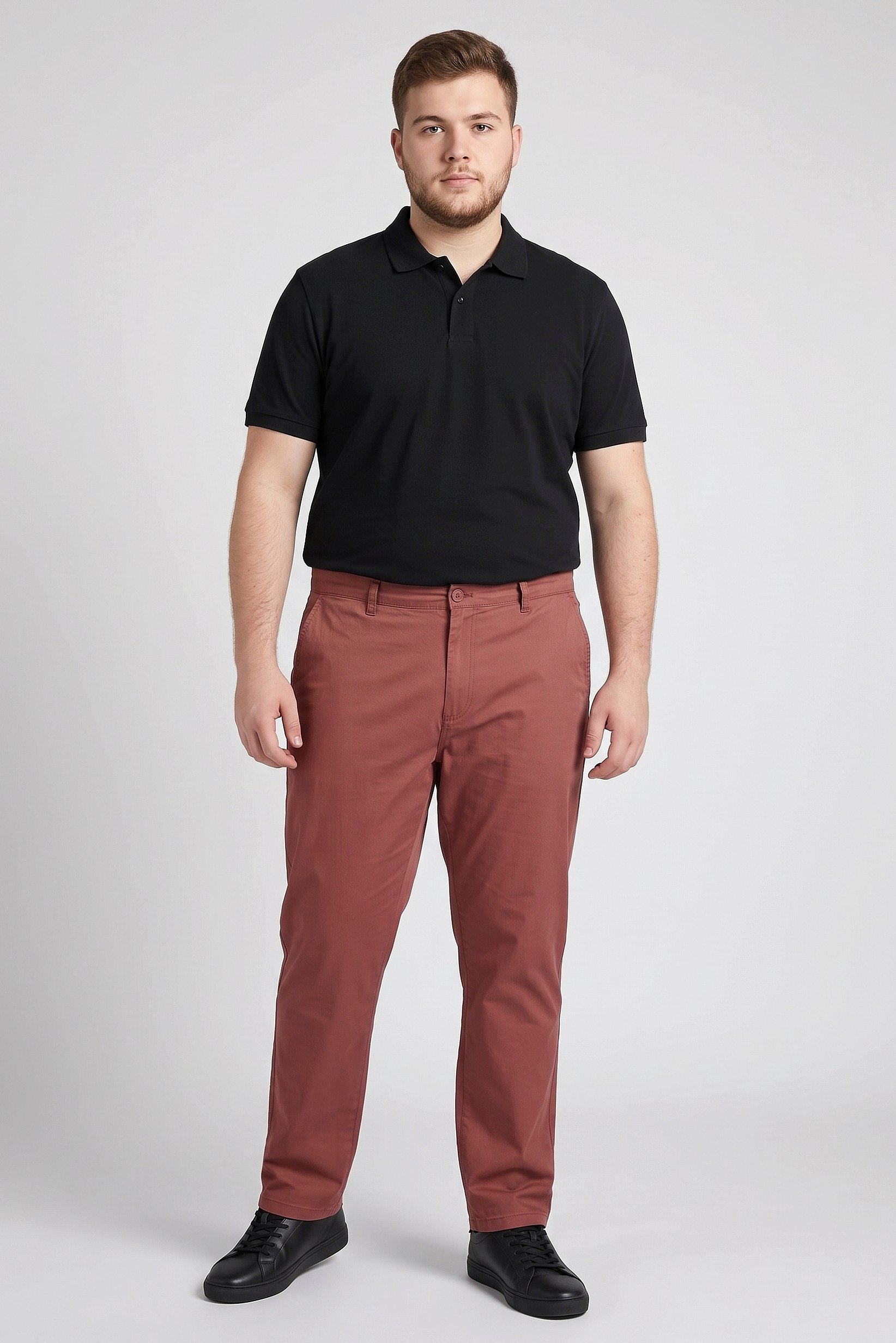 Men Straight Fit Solid Chino Pants, Maroon