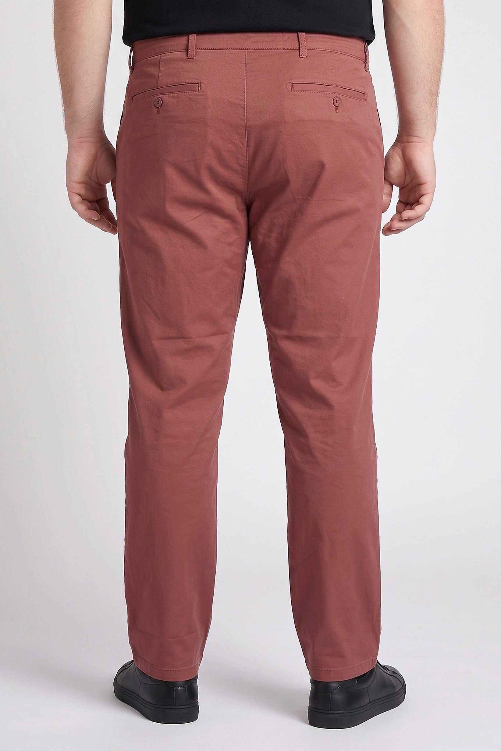 Men Straight Fit Solid Chino Pants, Maroon