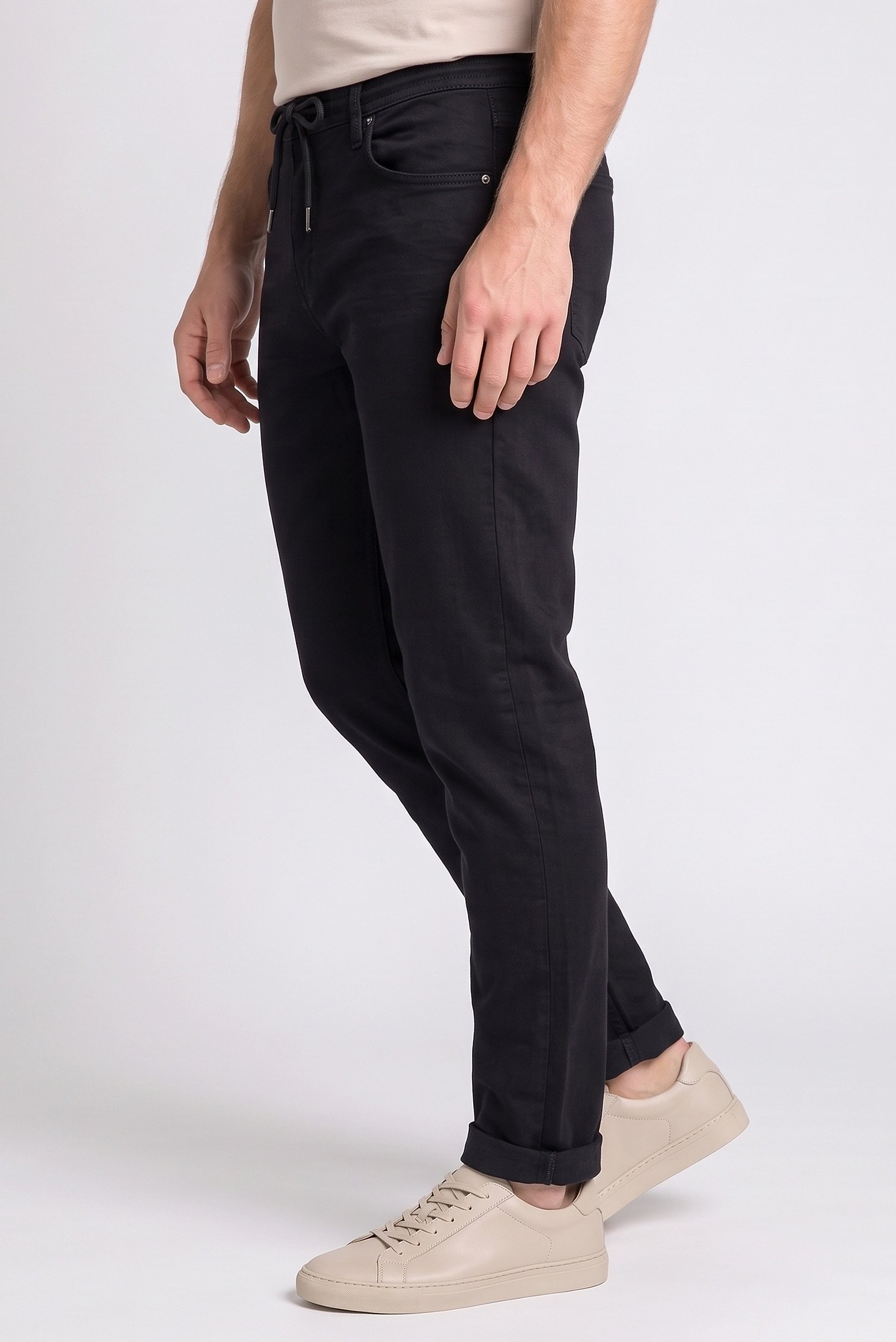 Men Regular Fit Solid Straight Leg Pants, Black