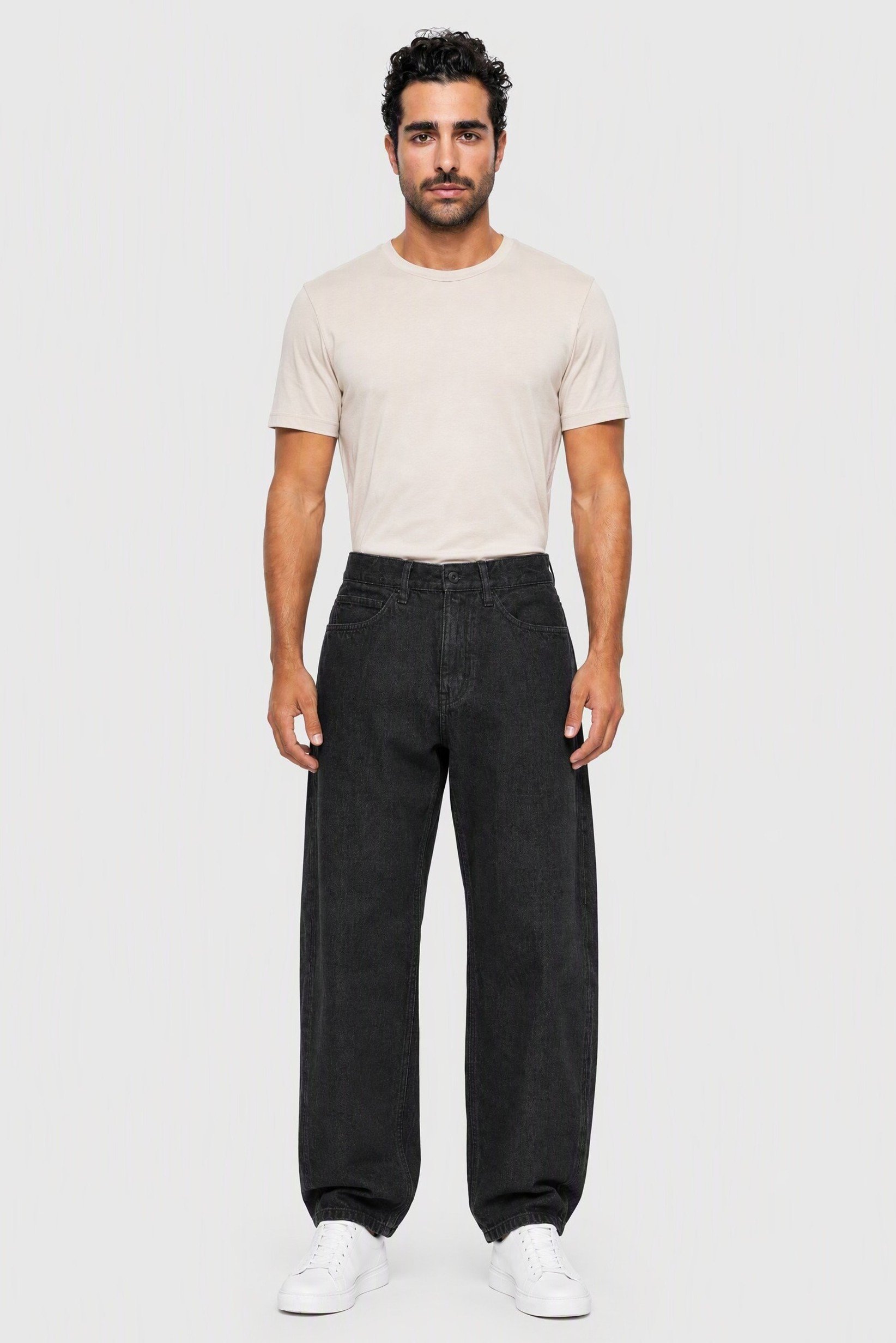 Men Balloon Fit Solid Non Stretchable Jeans, Black