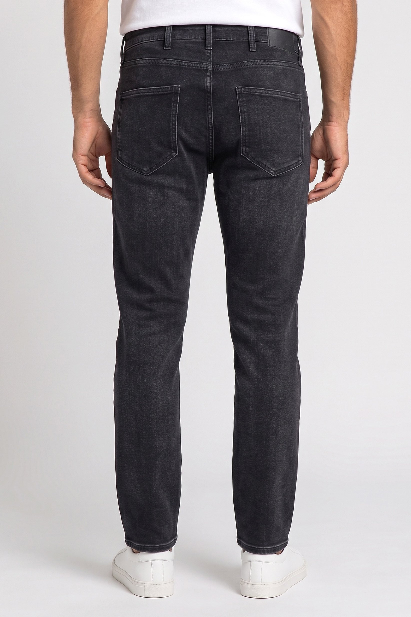 Men Straight Fit Solid Stretchable Jeans, Wash Black
