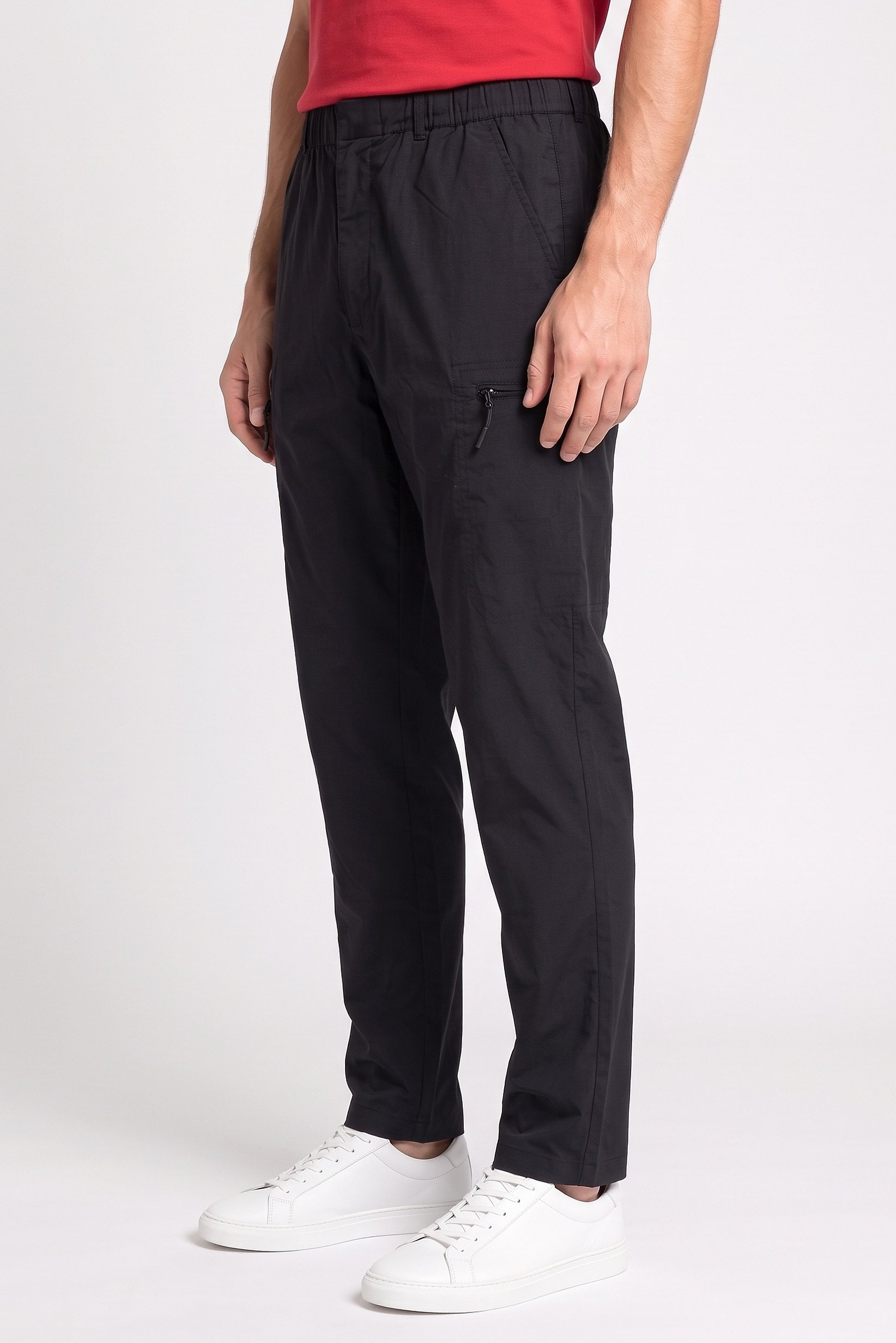 Men Regular Fit Solid Cargo Pants, Black