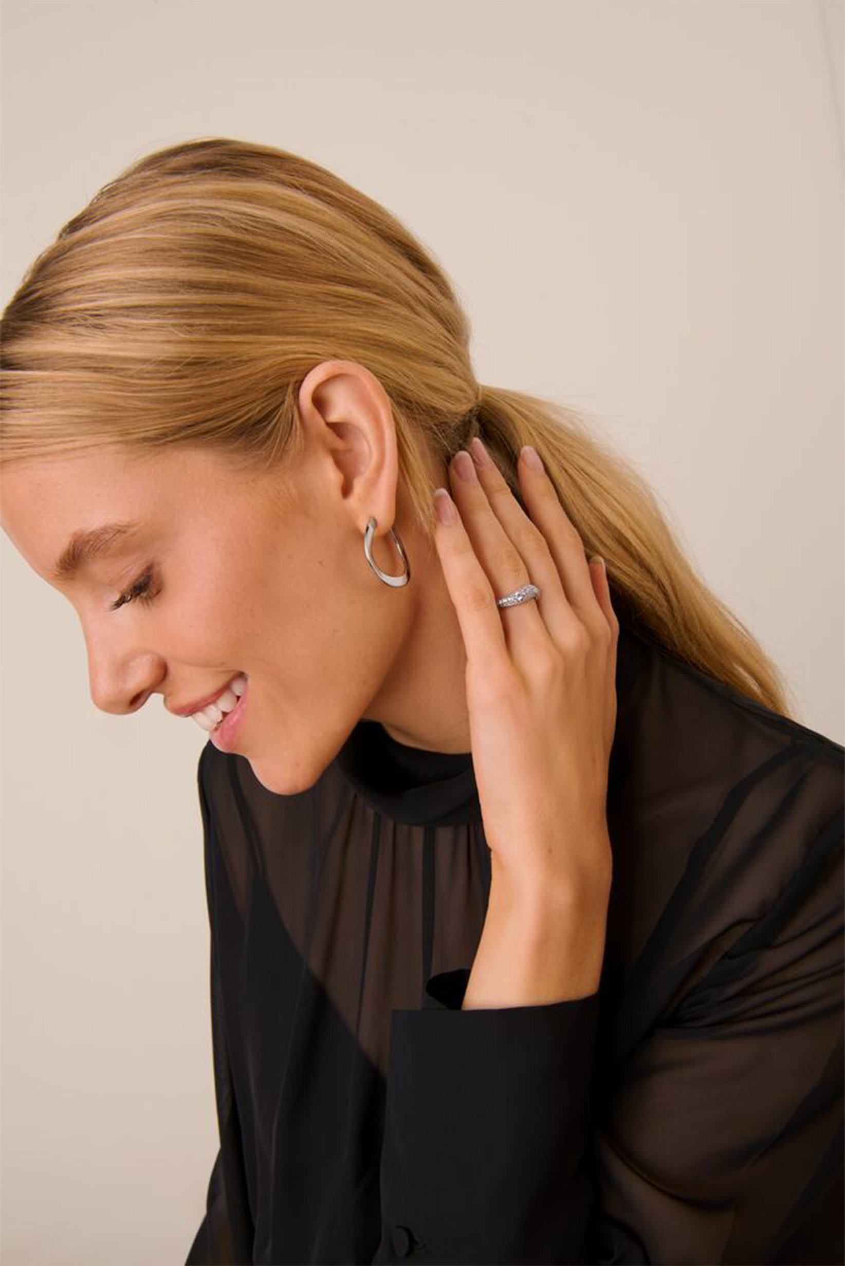 Women Creolen Wave Hoop Earrings, Silver