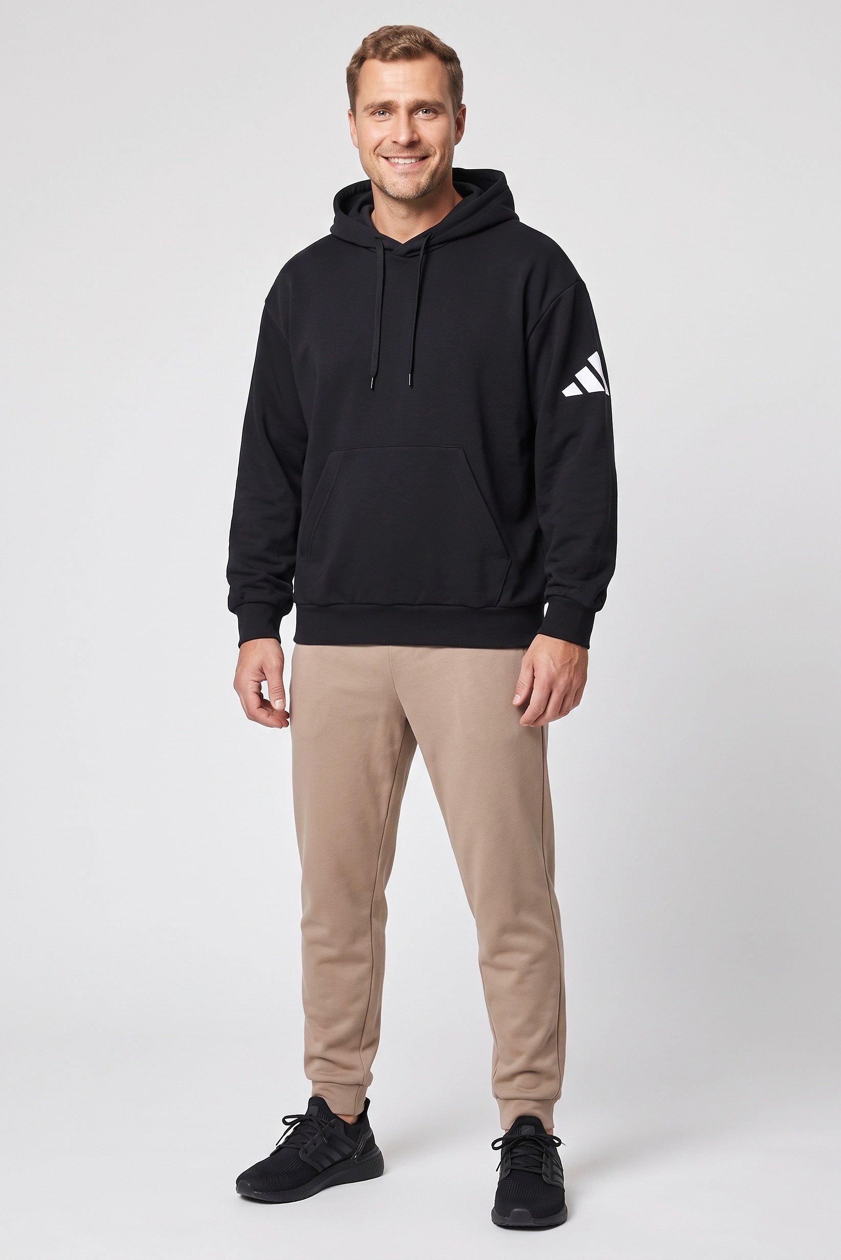 Men Sportswear Fit Long Sleeve Outdoor Hoodie, Black