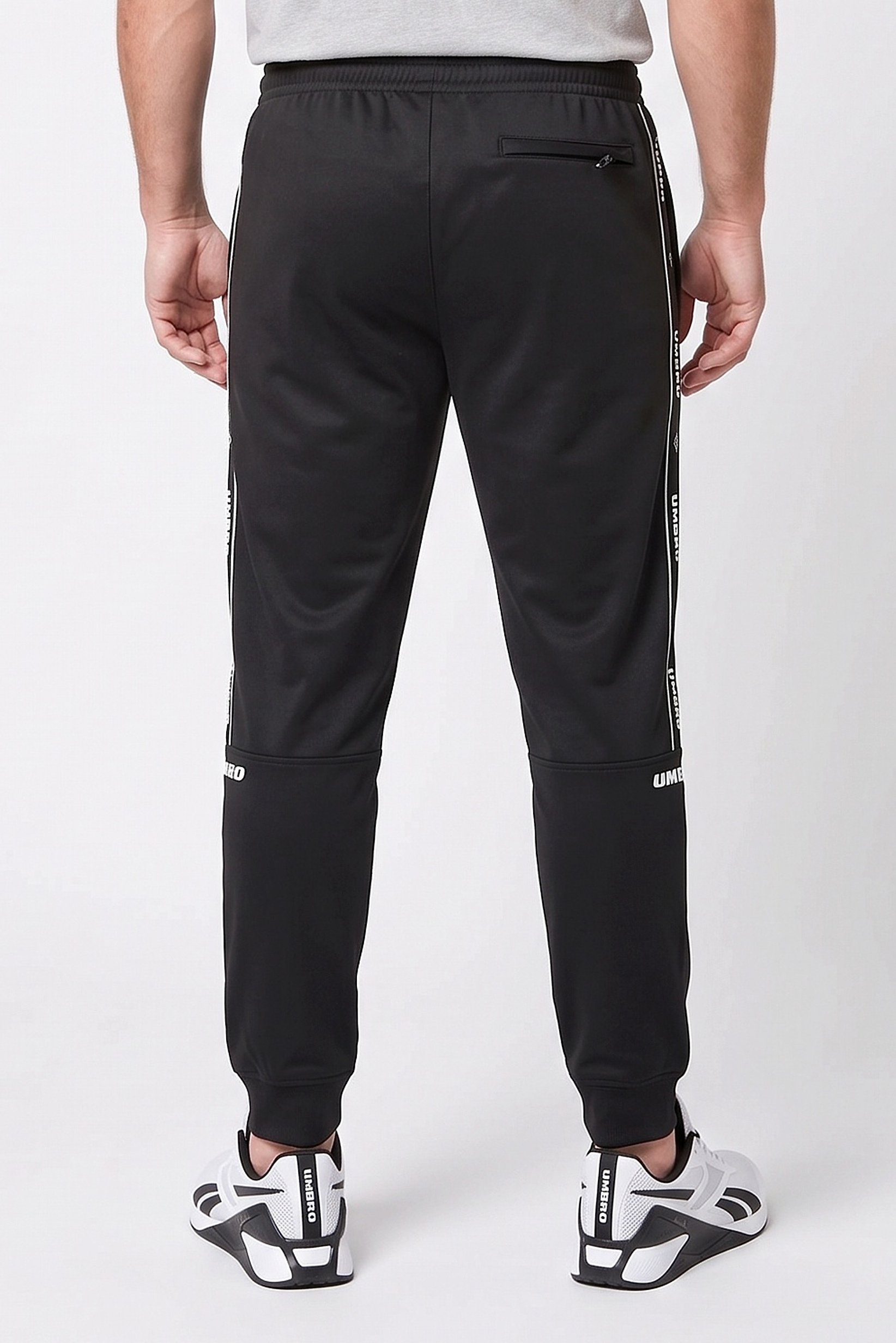 Men Sportswear Fit Training Sweatpants, Black