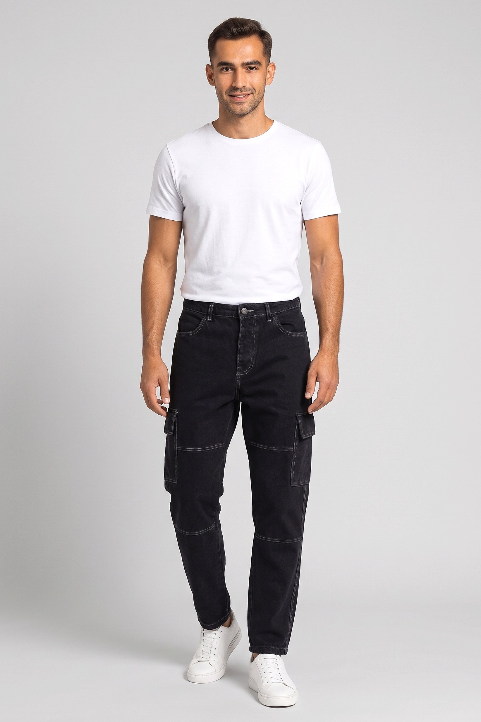 Men Loose Fit Solid Non-Stretchable Cargo Jeans, Black