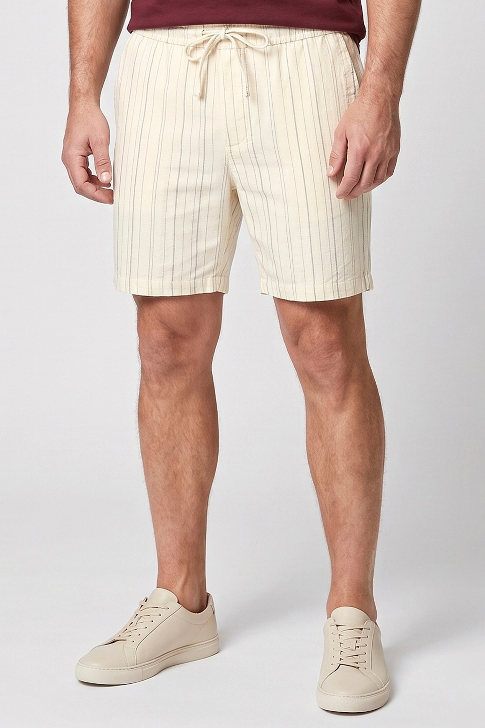 Men Stripe Basic Shorts, Cream
