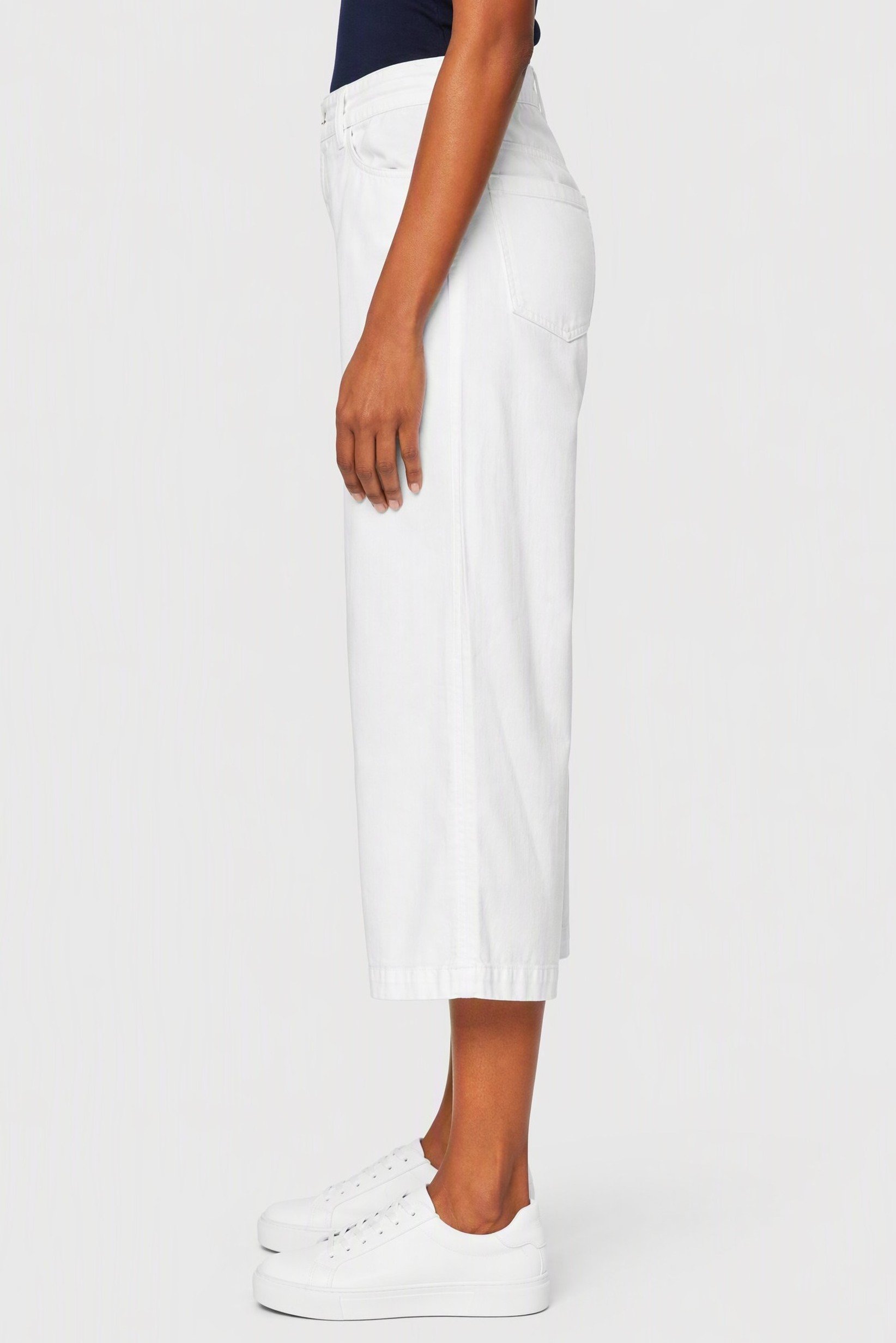 Women Regular Fit Solid Wide Leg Capri Pants, White