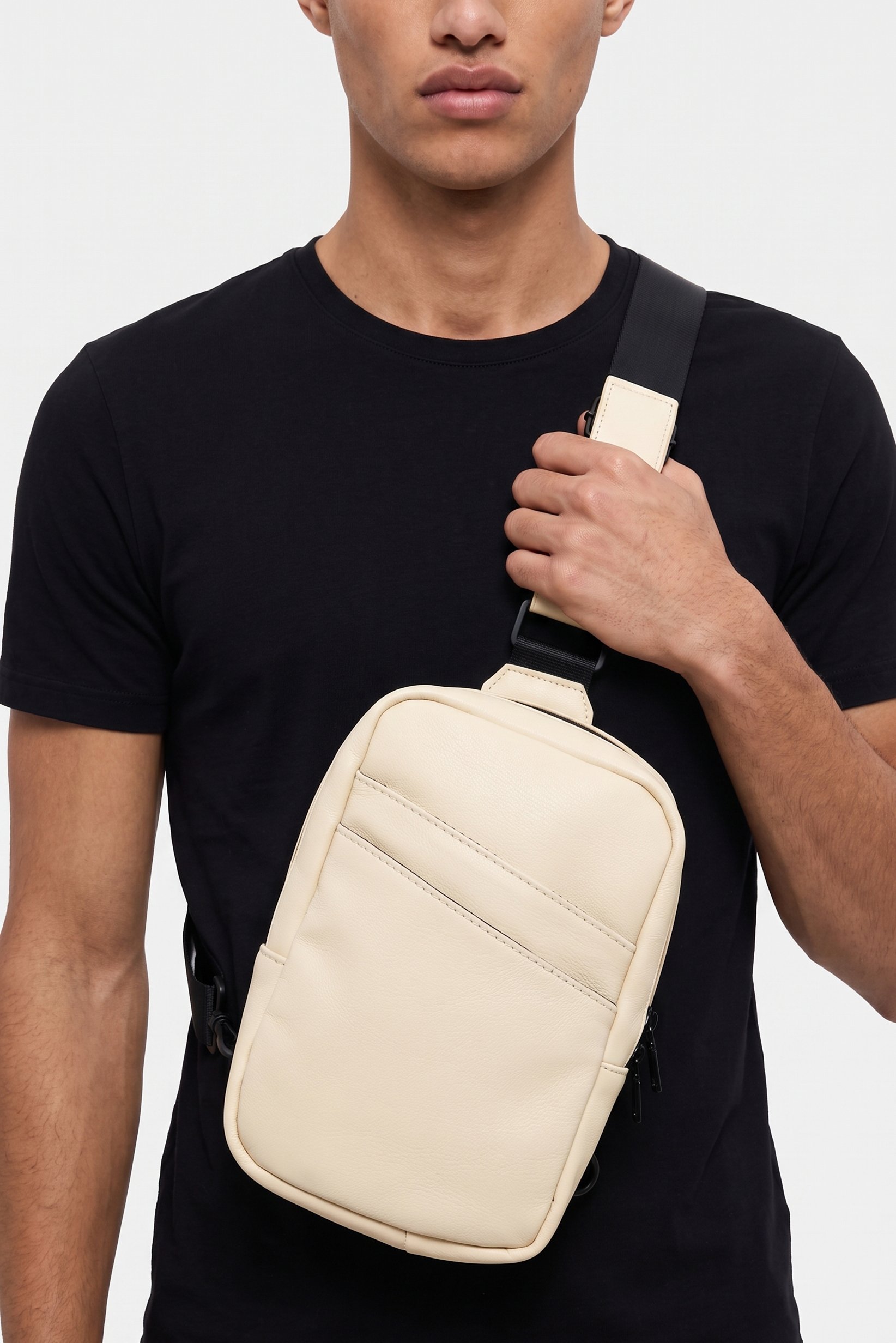 Men Solid Fanny Pack, Cream