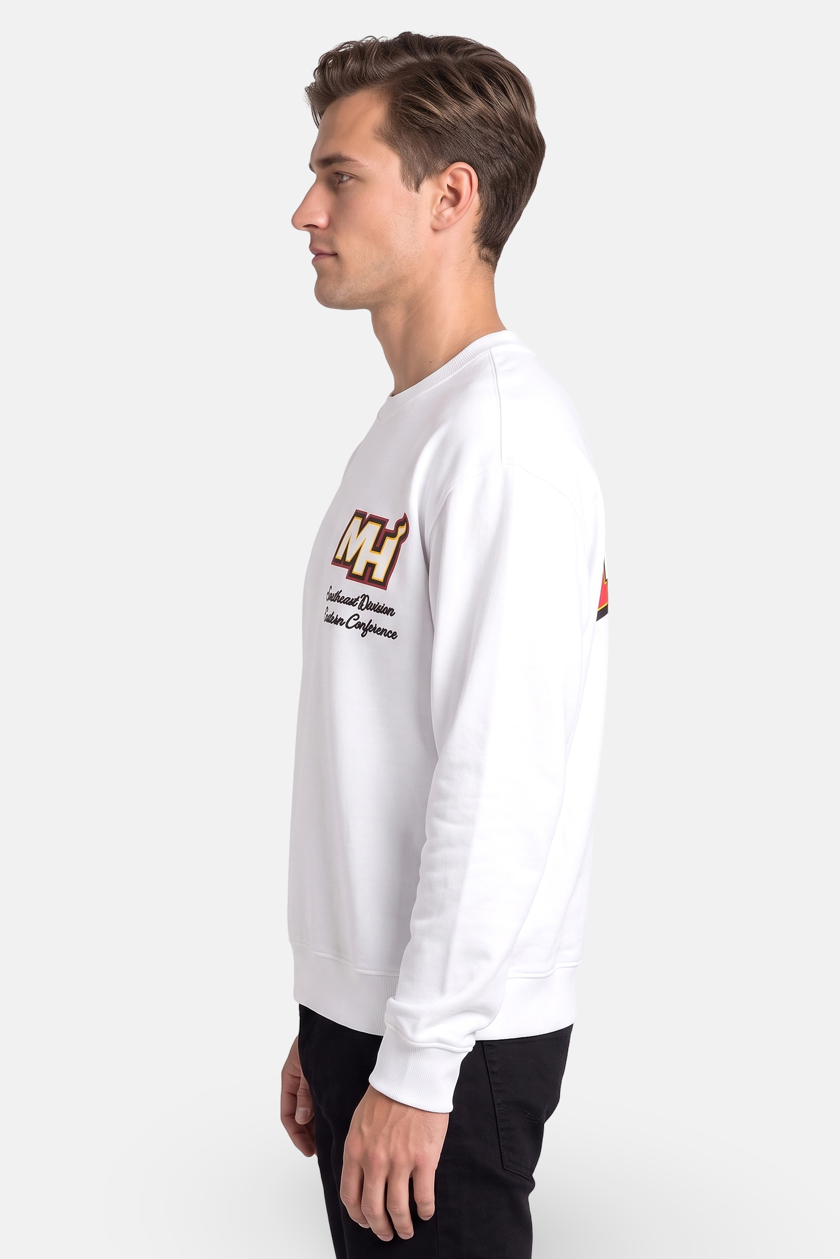 Men Sportswear Fit Long Sleeve Outdoor Sweatshirt, White