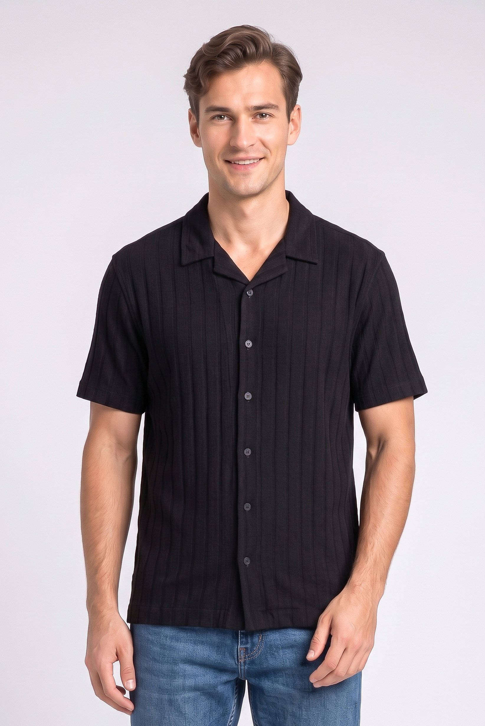Men Regular Fit Plain Short Sleeve Casual Shirt, Black