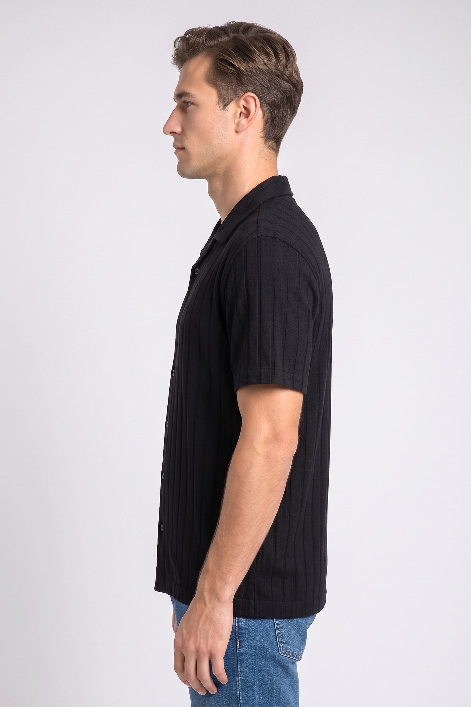 Men Regular Fit Plain Short Sleeve Casual Shirt, Black
