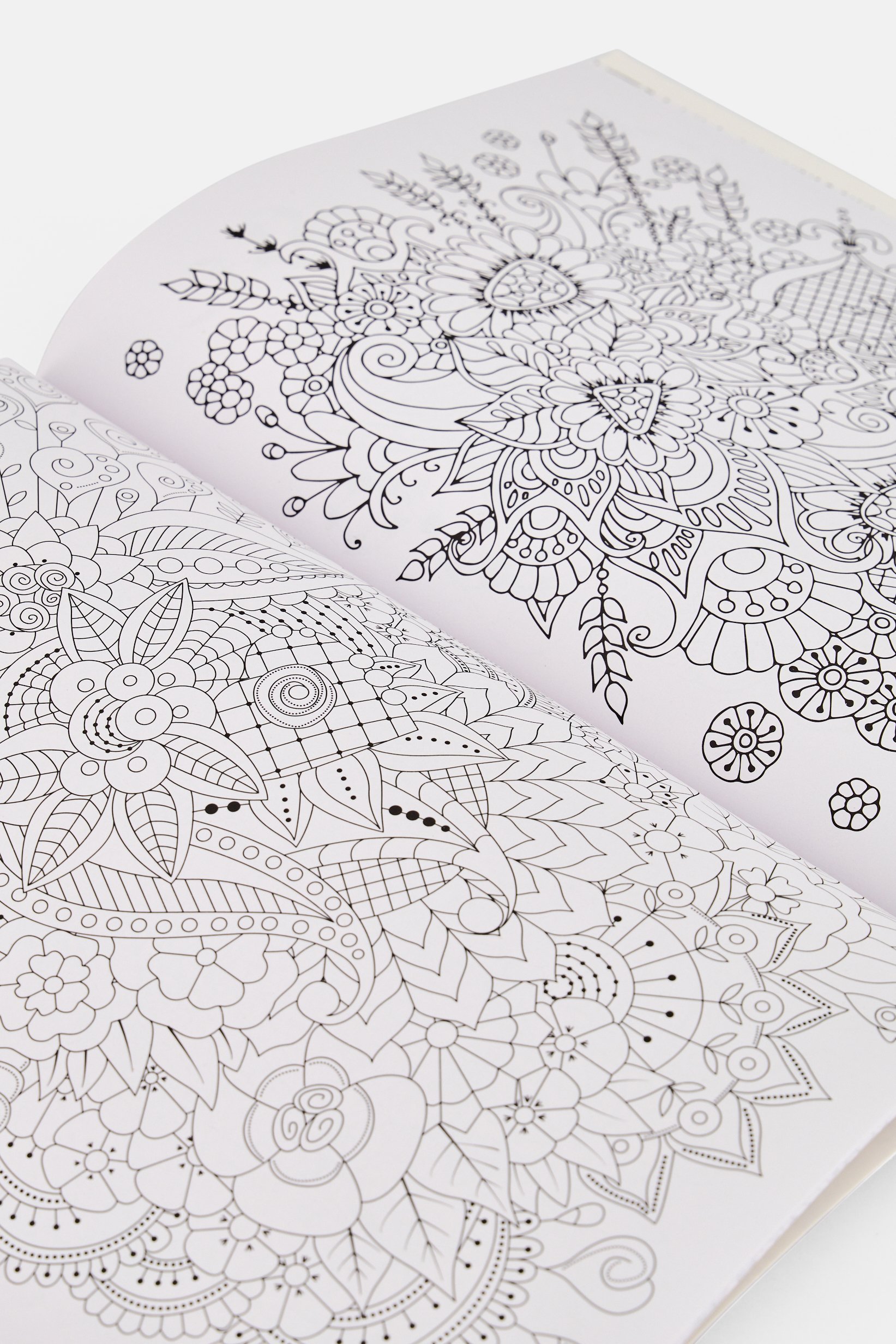 64 Designs Colouring Book