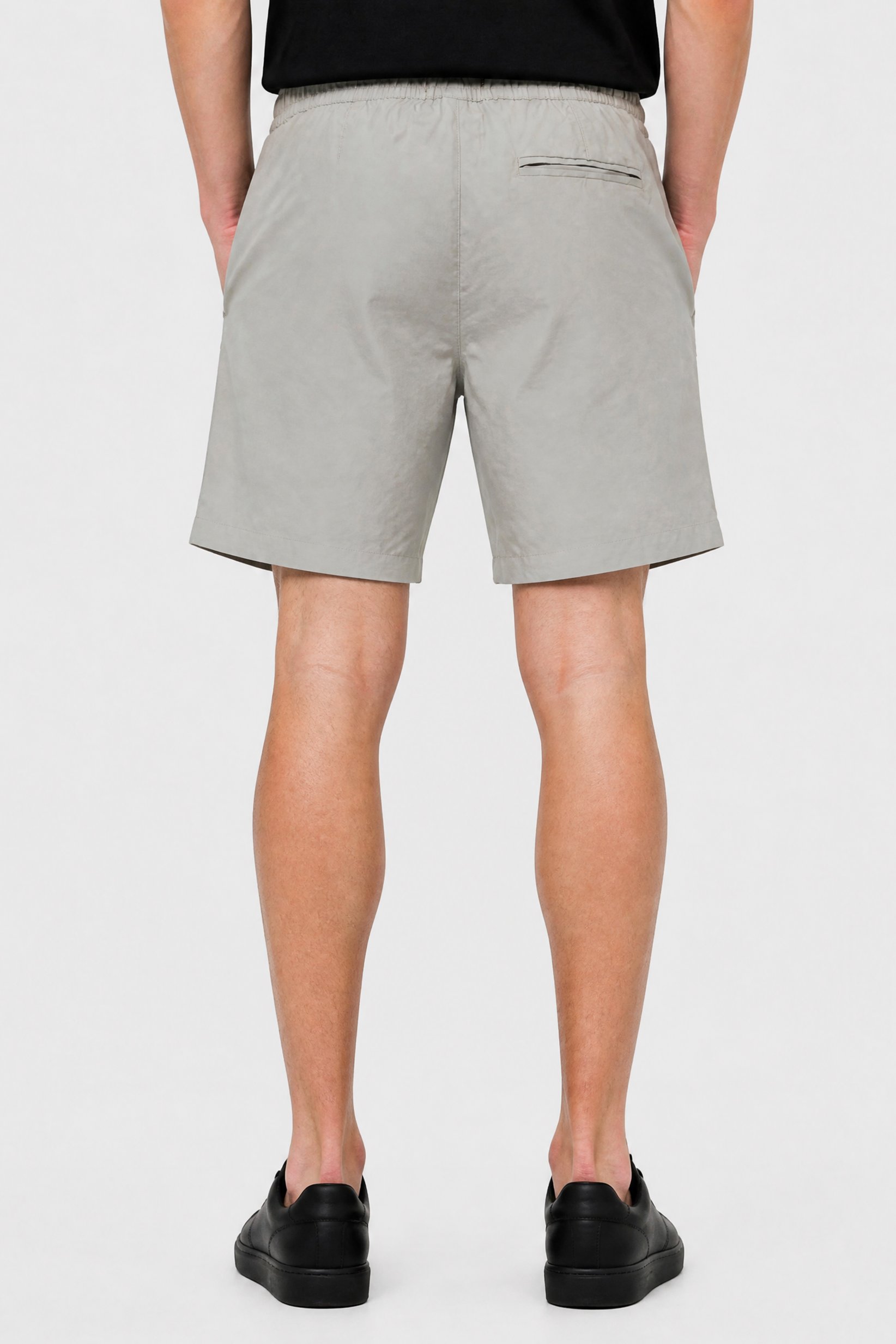 Men Solid Basic Shorts, Grey