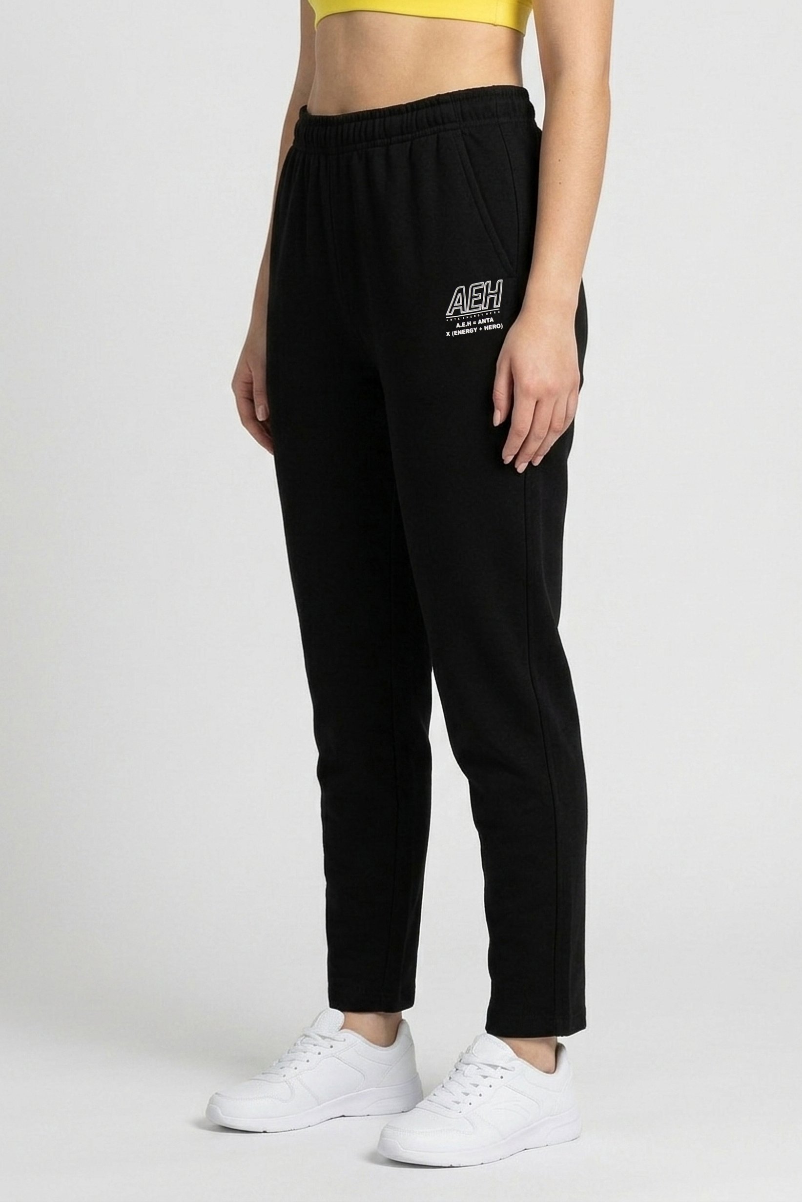 Women Regular Fit Running Sweatpants, Black