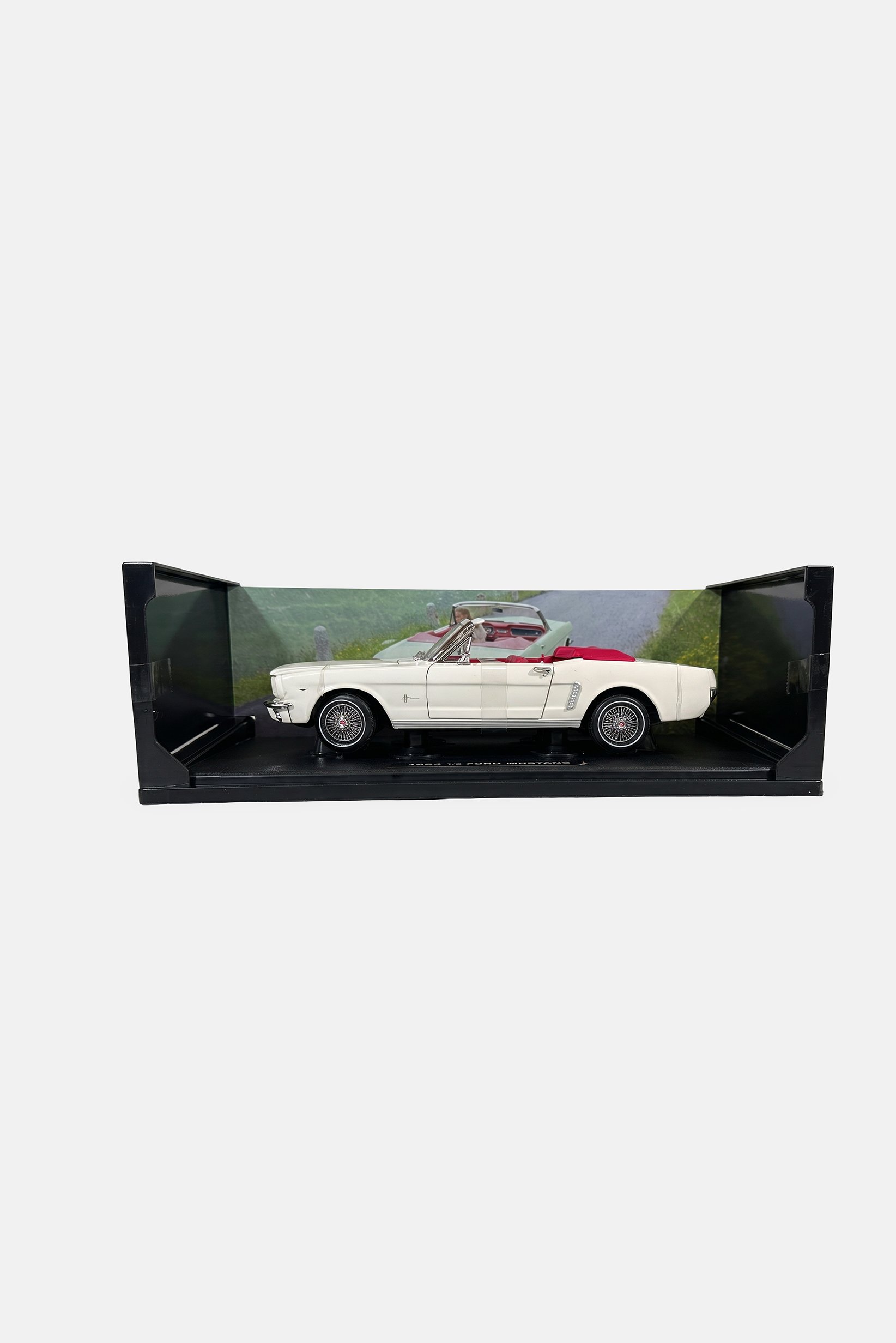 Goldfinger James Bond Collection Series Diecast Model Car, White