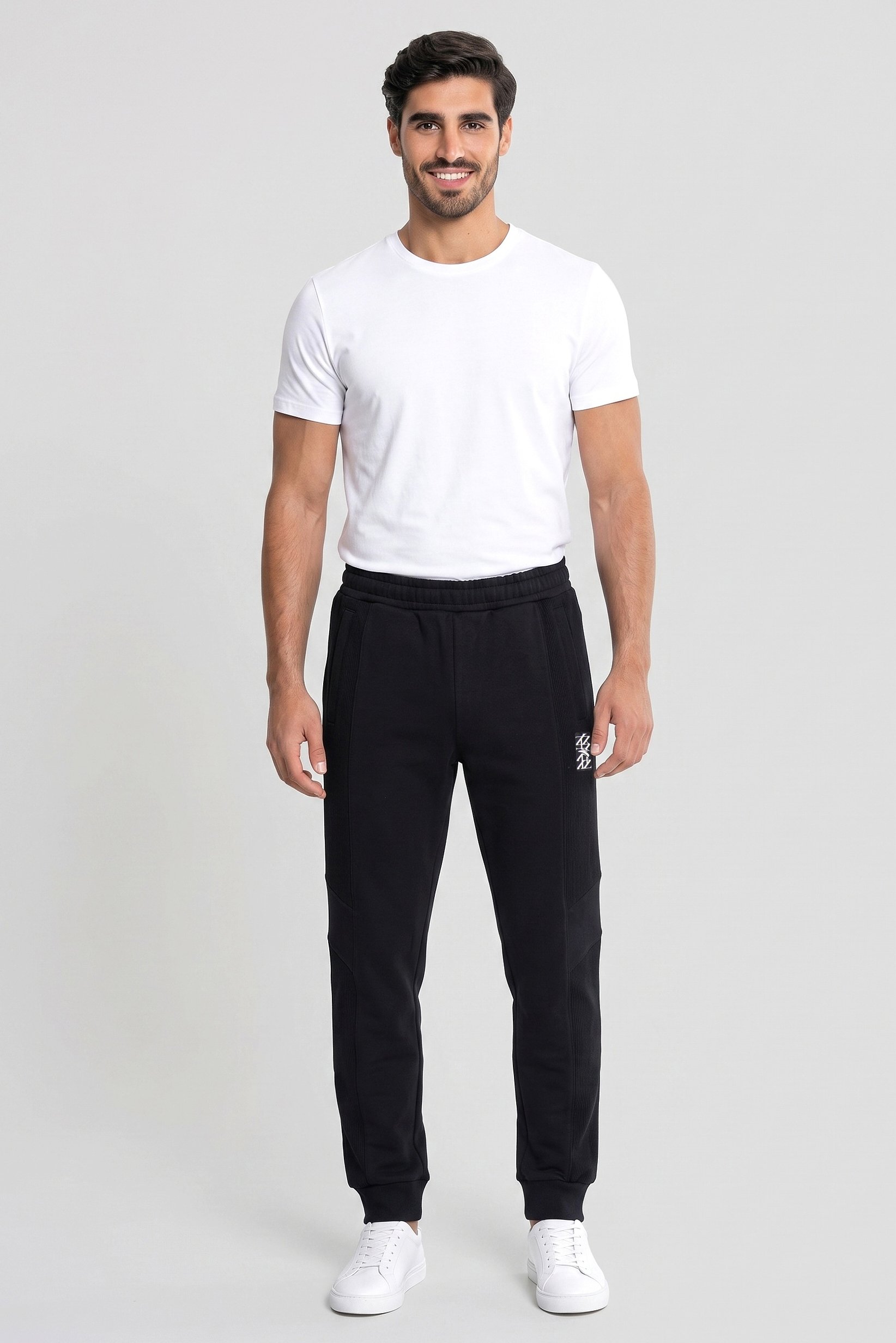 Men Relaxed Fit Outdoor Sweatpants, Black